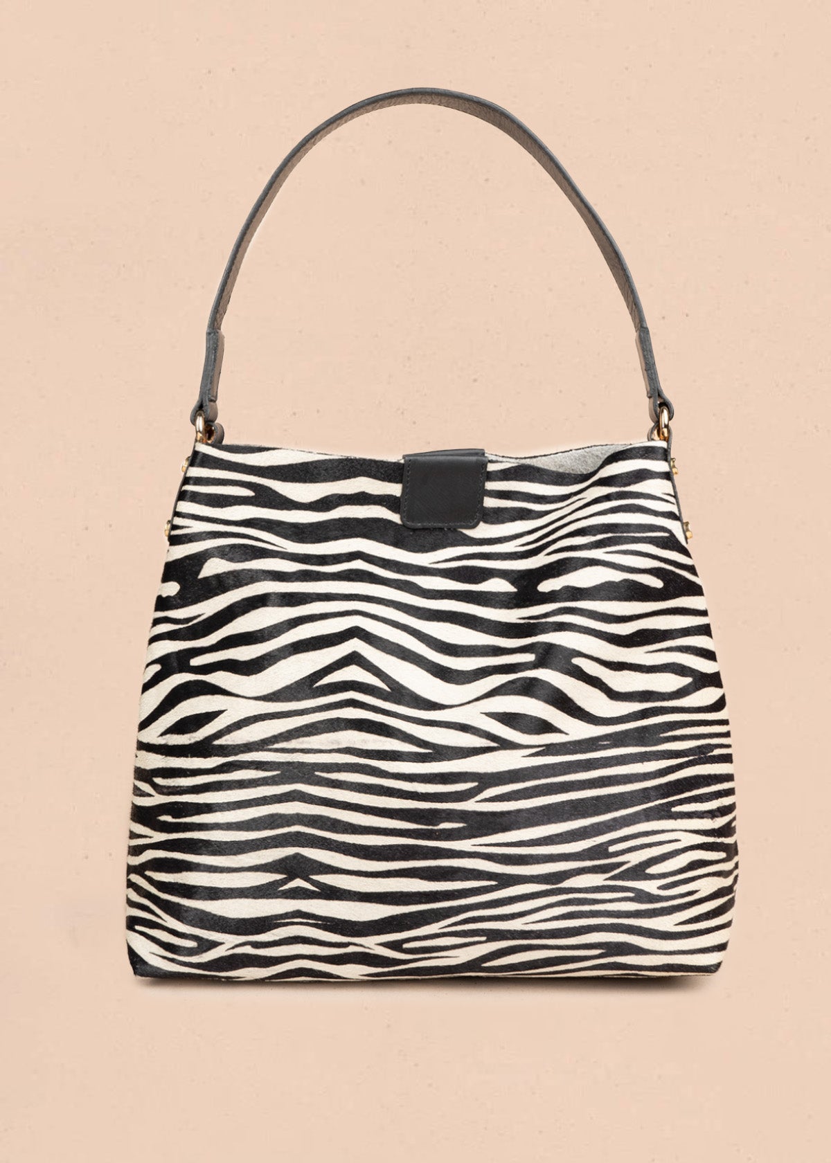 Bolso shopping de cuero negro con estampado pelo de vaca 106647