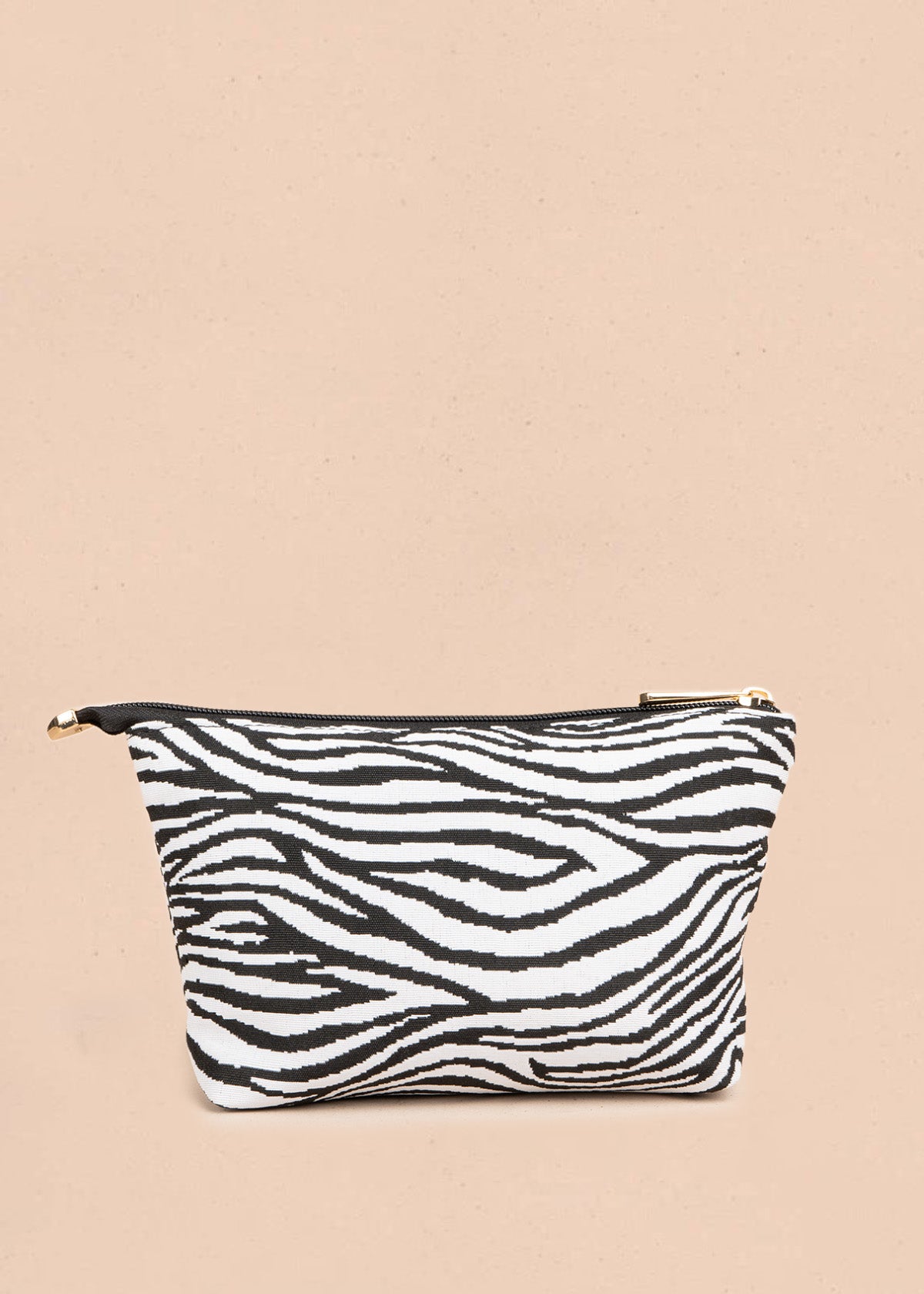Cosmetiquera de tela color negro con estampado cebra 106651