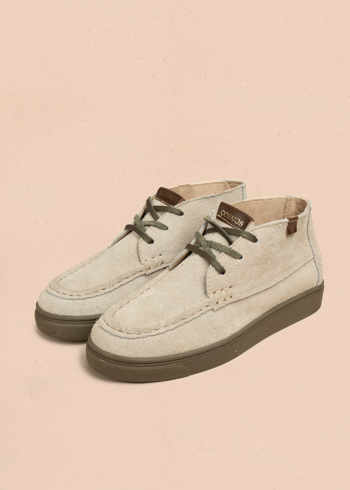 Botines de cuero carnaza color arena con cordones 106656