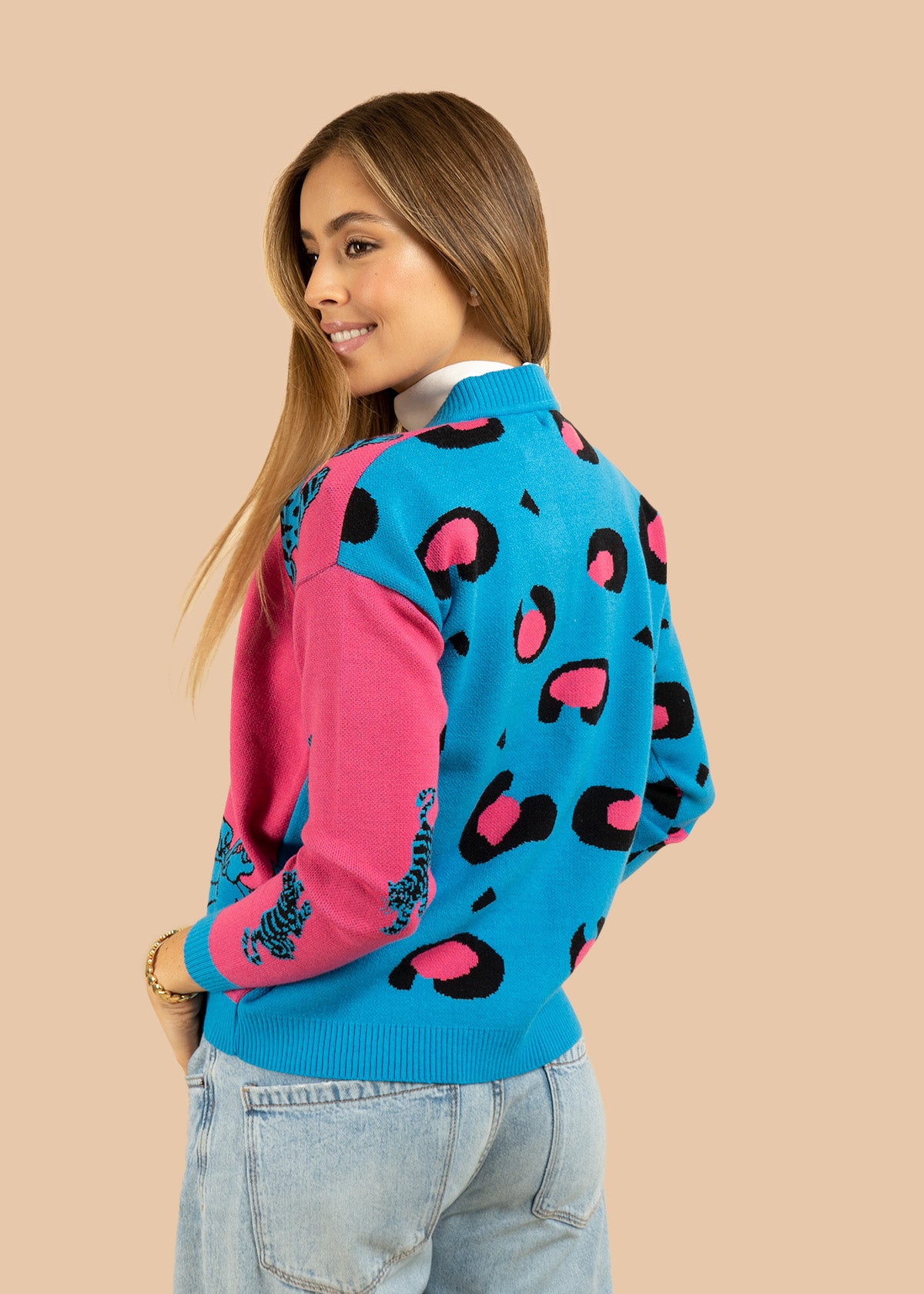 Saco tejido color azul con diseño de tigre 106684