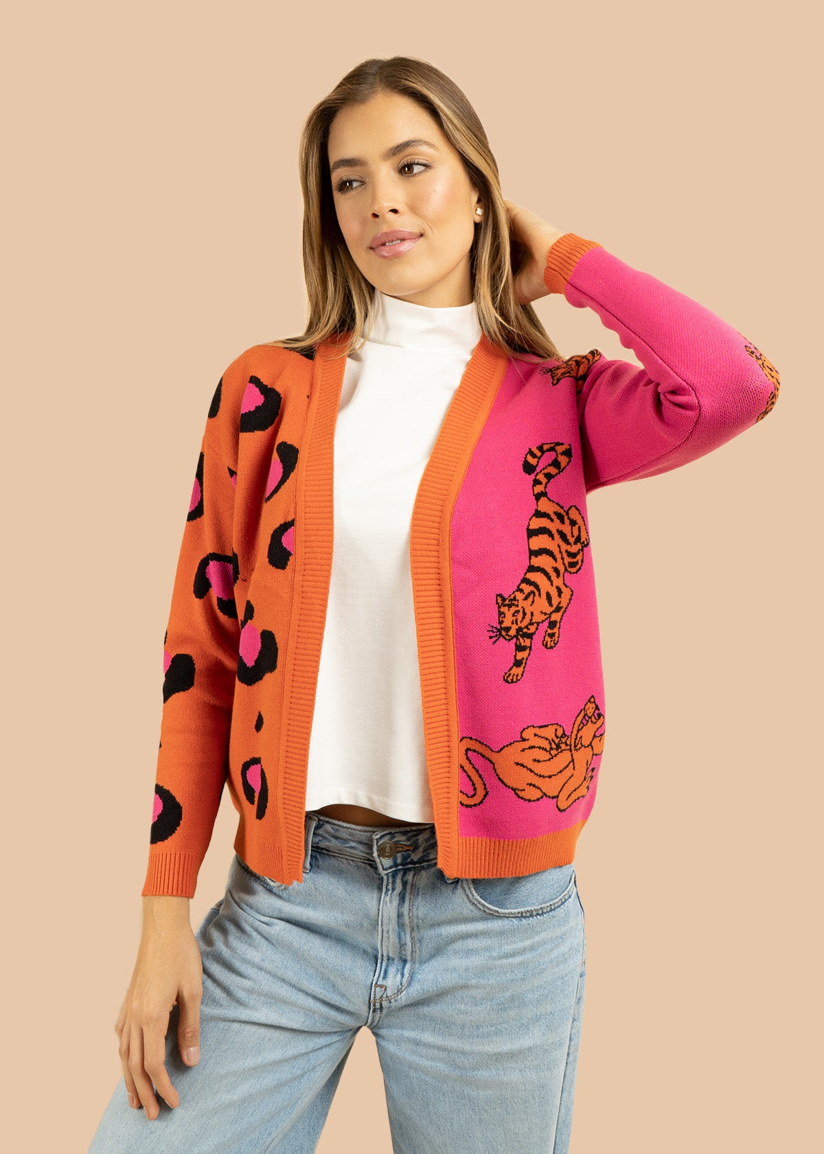 Saco tejido color naranja con diseño de tigre 106684