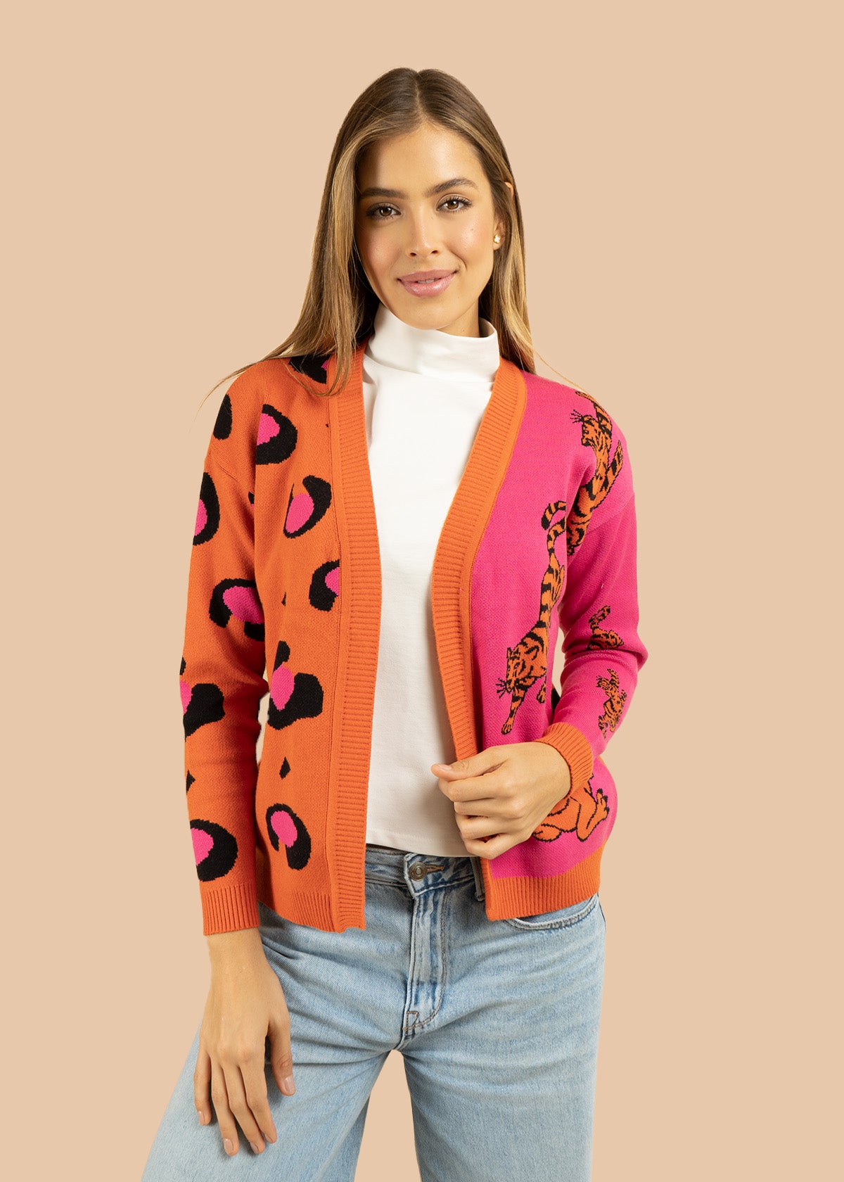 Saco tejido color naranja con diseño de tigre 106684