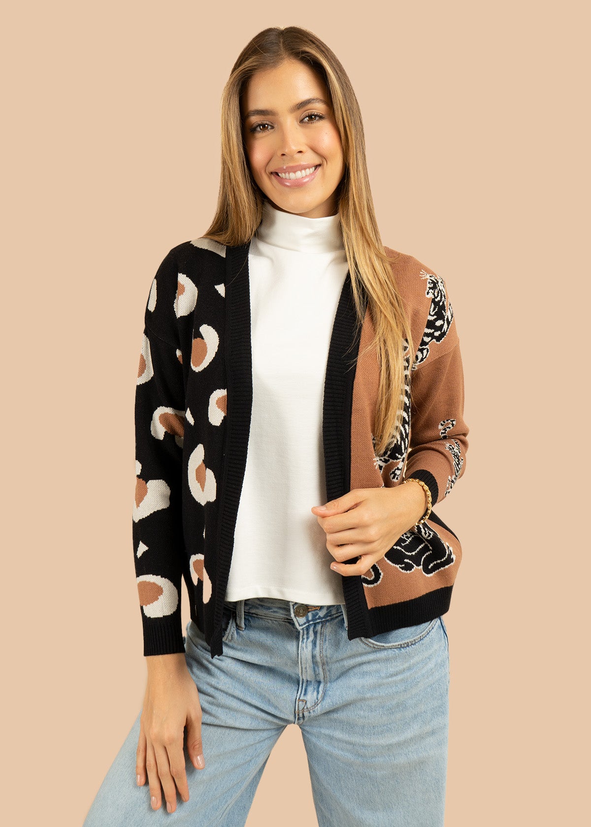 Saco tejido color negro con diseño de tigre 106684