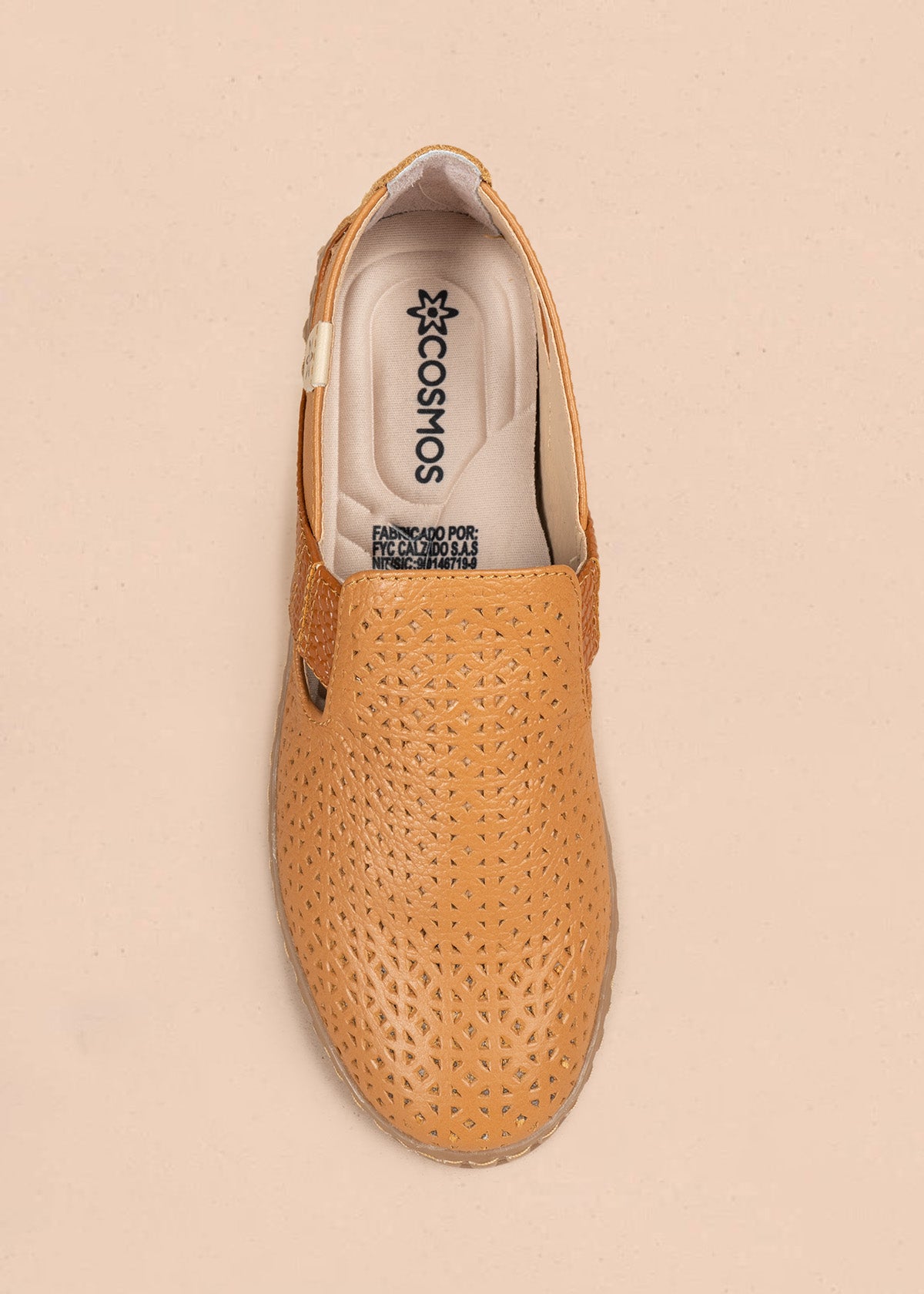 Zapatos de cuero perforado color miel con panel texturizado tipo cocodrilo 106692