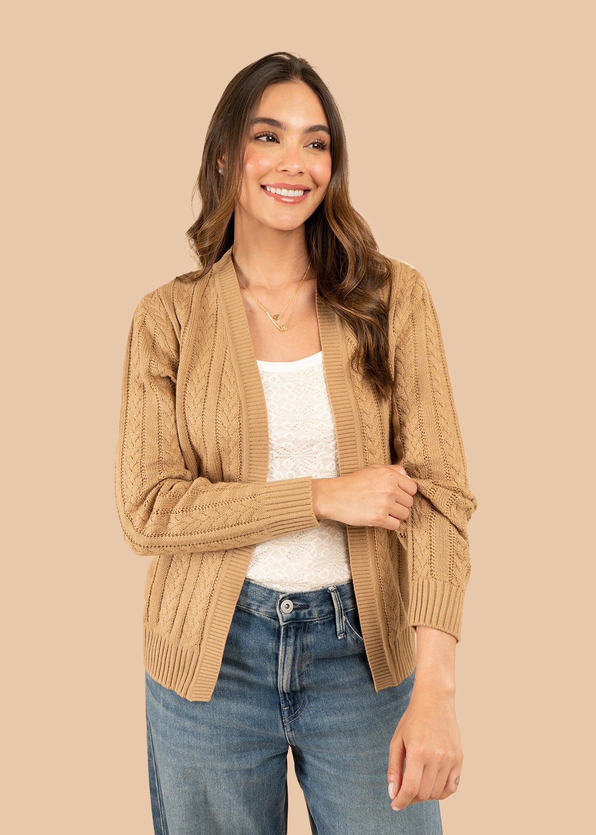 Saco tejido color camel con diseño trenzado 106752