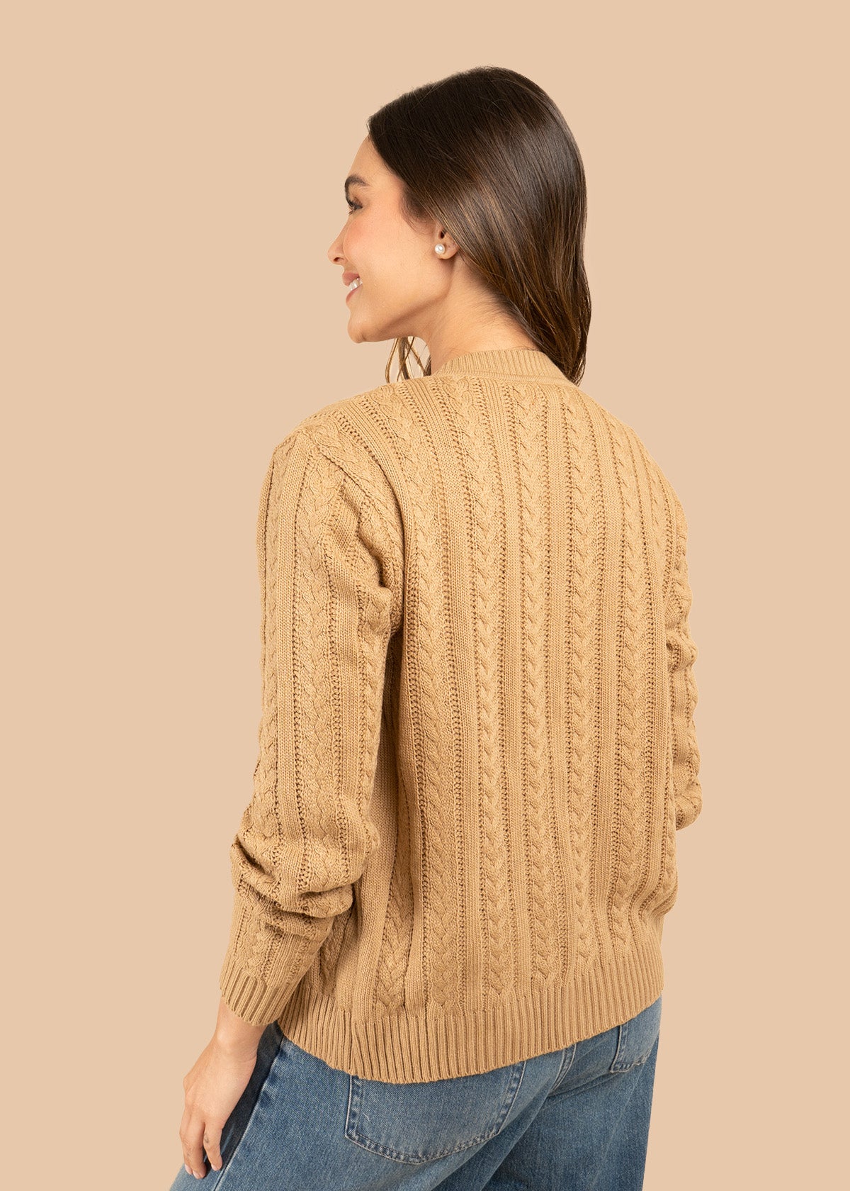 Saco tejido color camel con diseño trenzado 106752