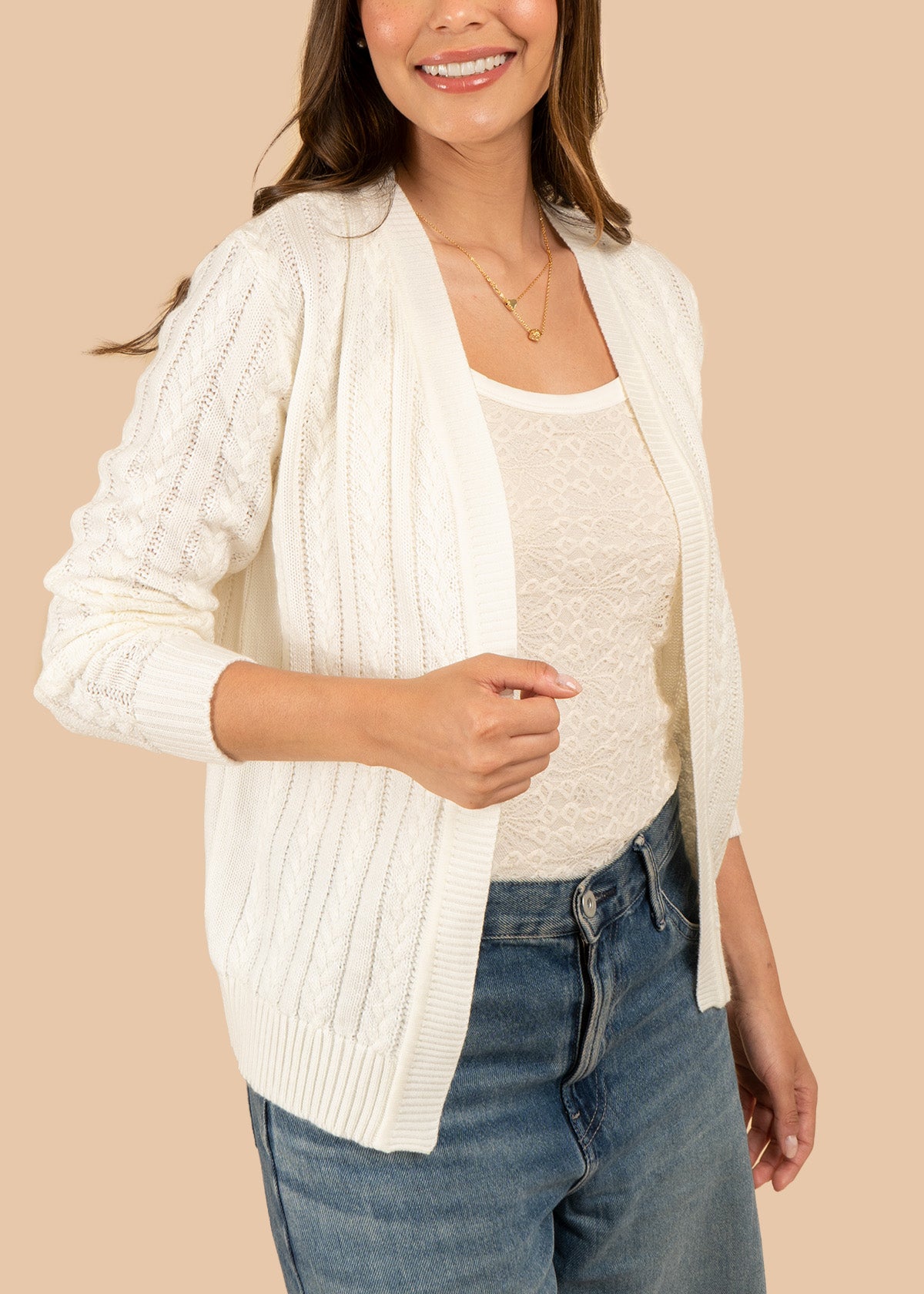 Saco tejido color marfil con diseño trenzado 106752