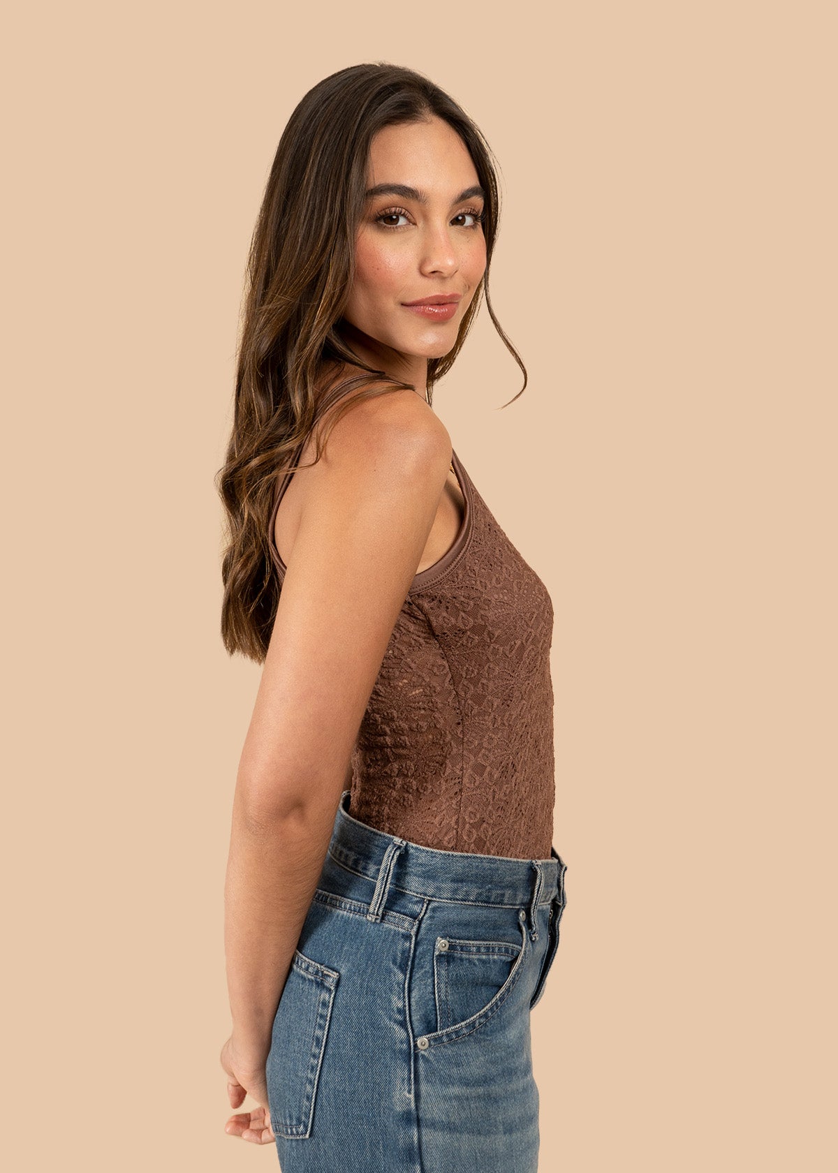 Blusa de encaje color café con tirantes 106764