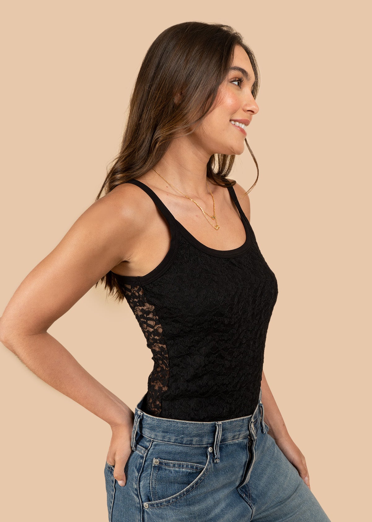 Blusa de encaje color negro con tirantes 106764