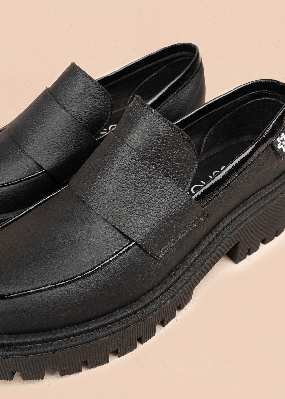 Mocasines de cuero negro 106772