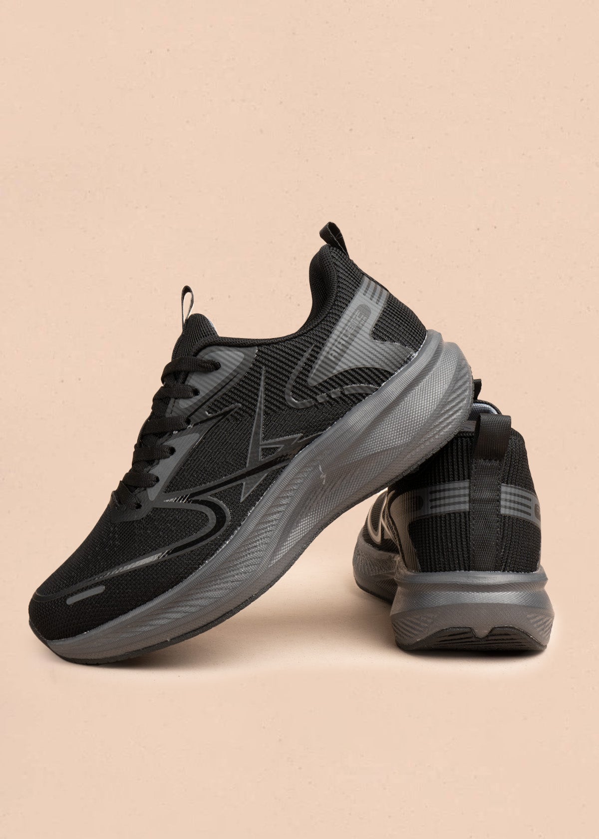 Tenis deportivos negros running con suela gruesa 106774