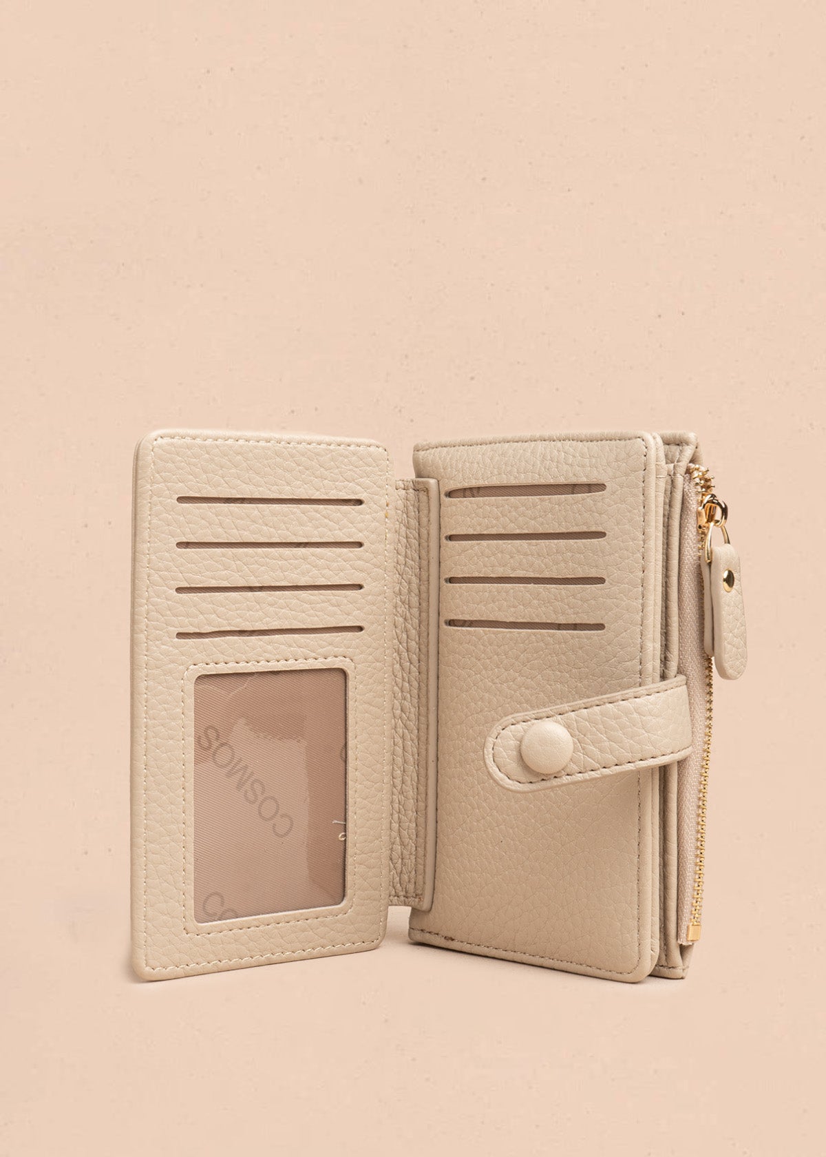 Billetera grande color beige con broche y logo dorado COSMOS 106782