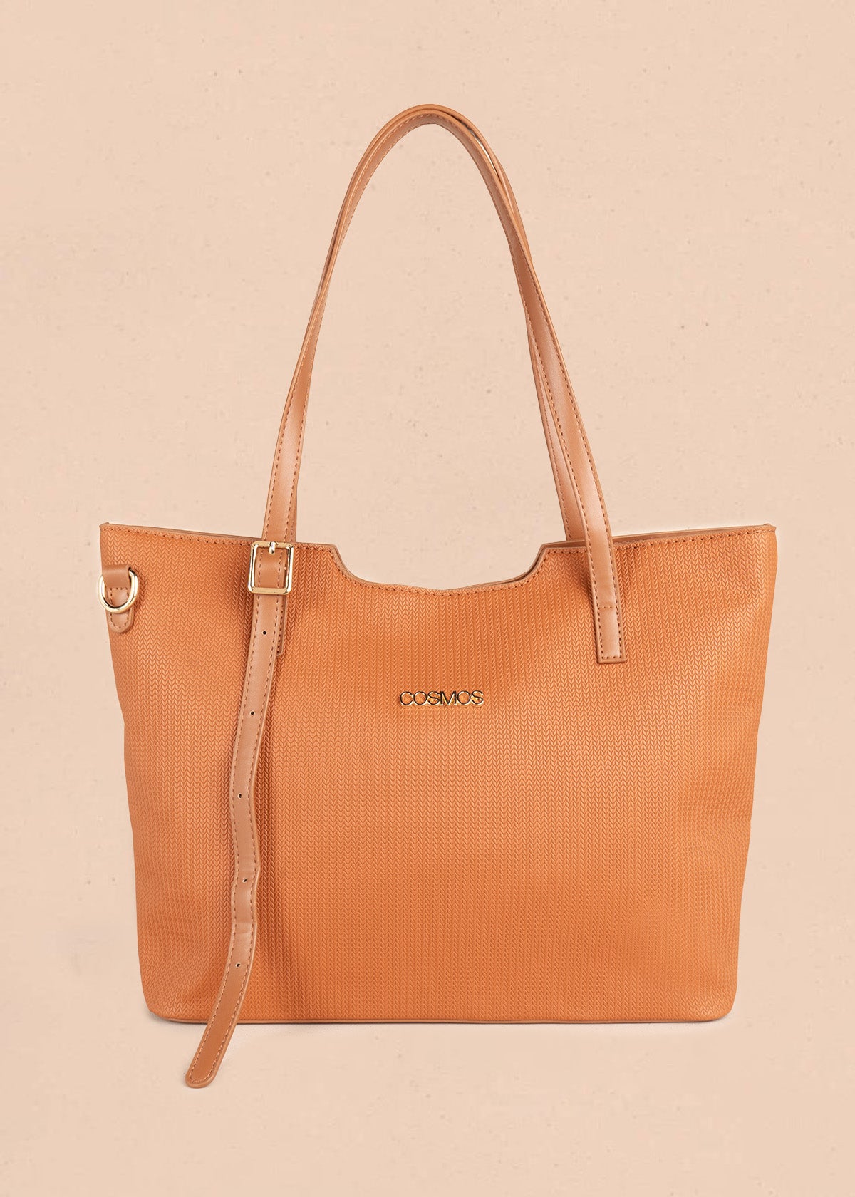 Bolso shopping color miel con textura tejida espiga 106785