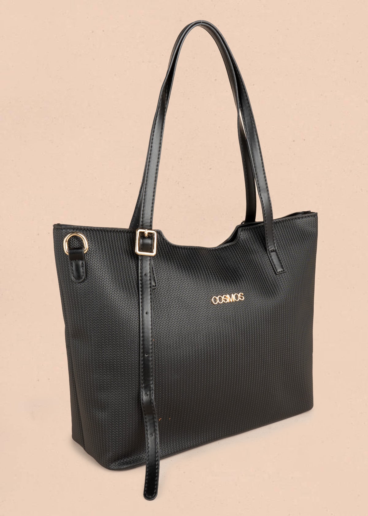 Bolso shopping color negro con textura tejida espiga 106785