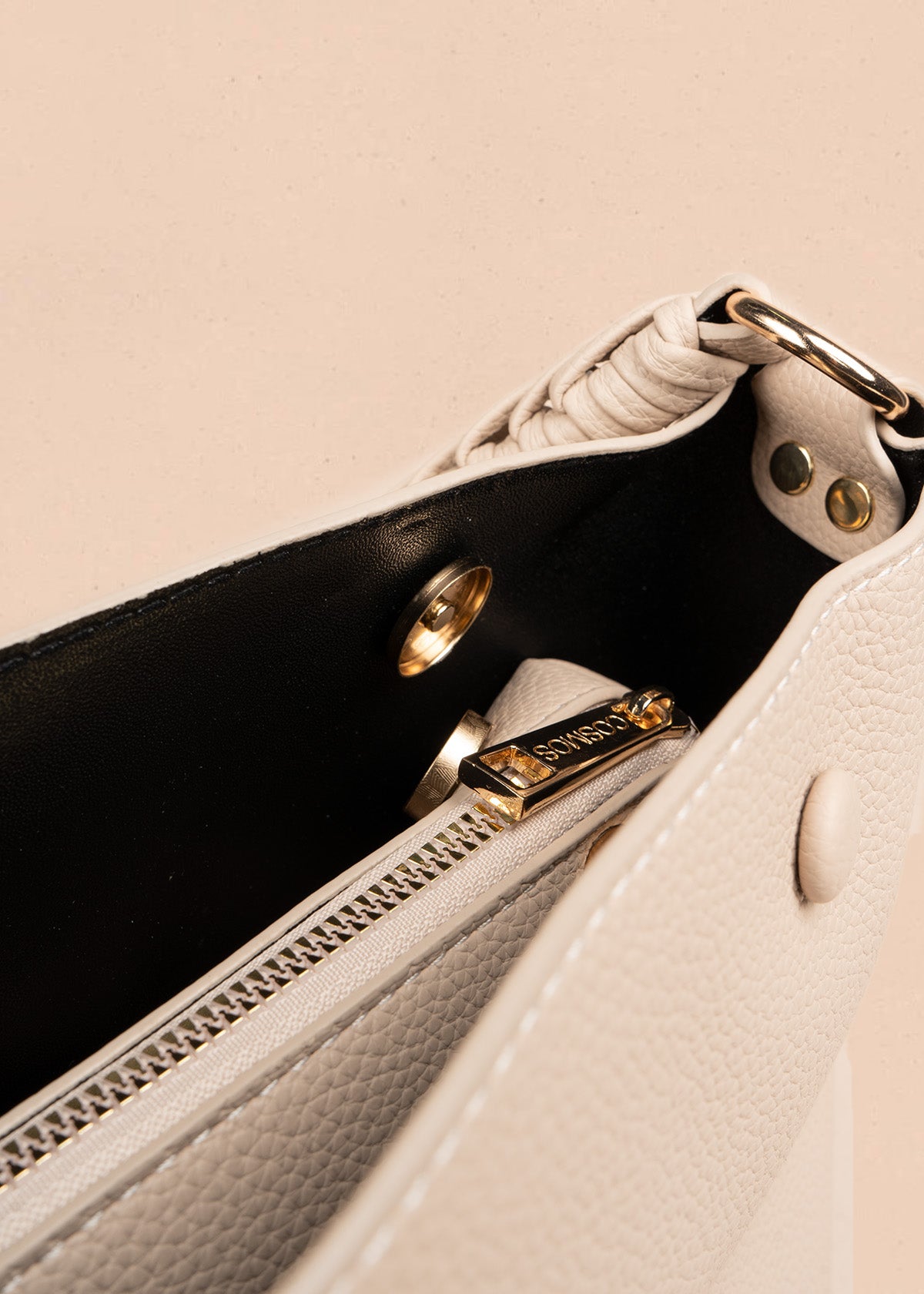 Bolso tipo cartera color beige 106786