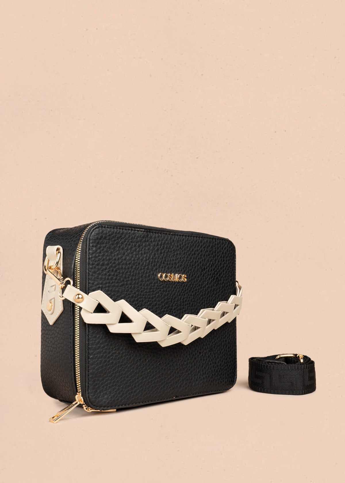 Bolso manos libres color negro texturizado 106787