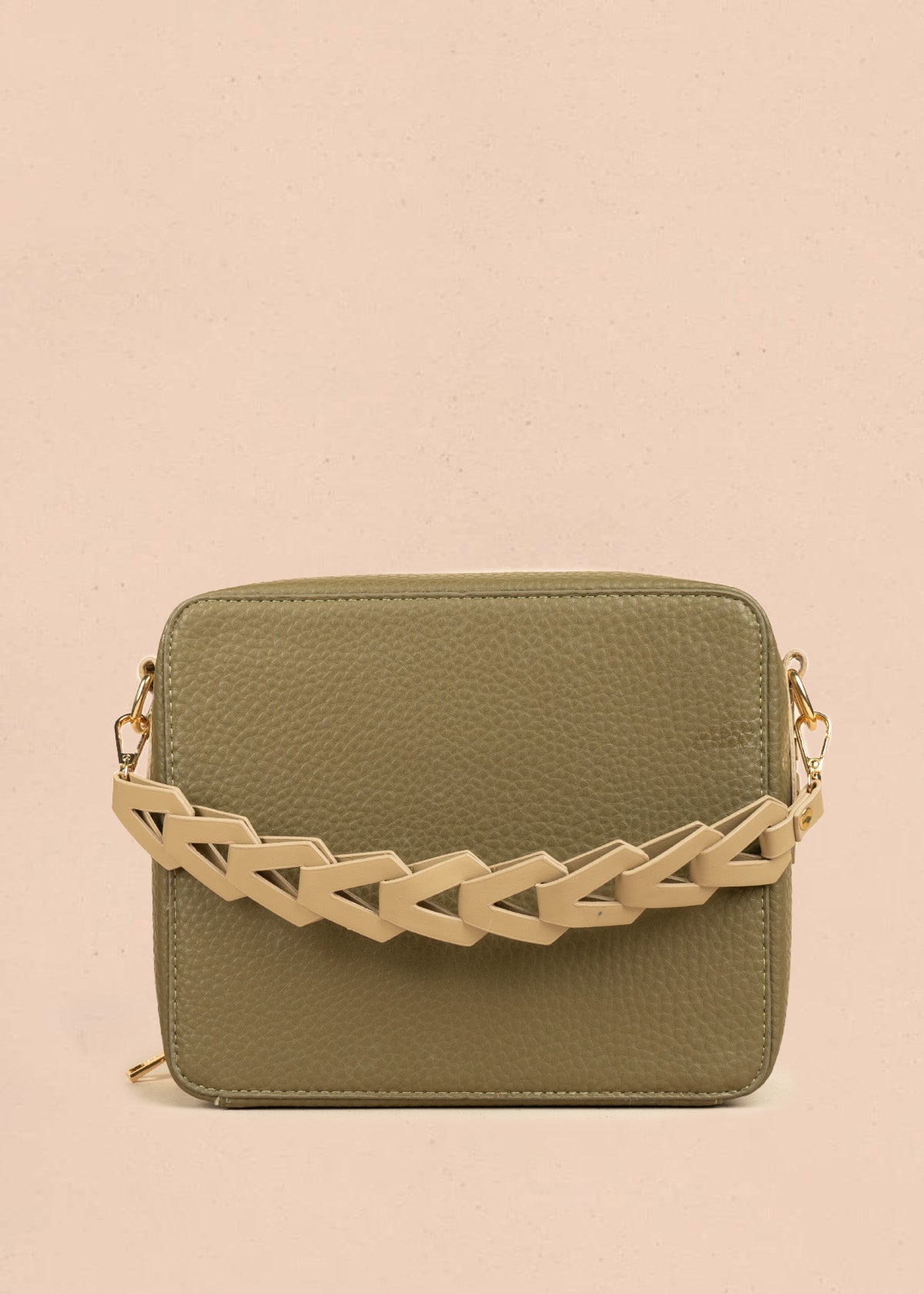 Bolso manos libres color verde texturizado 106787