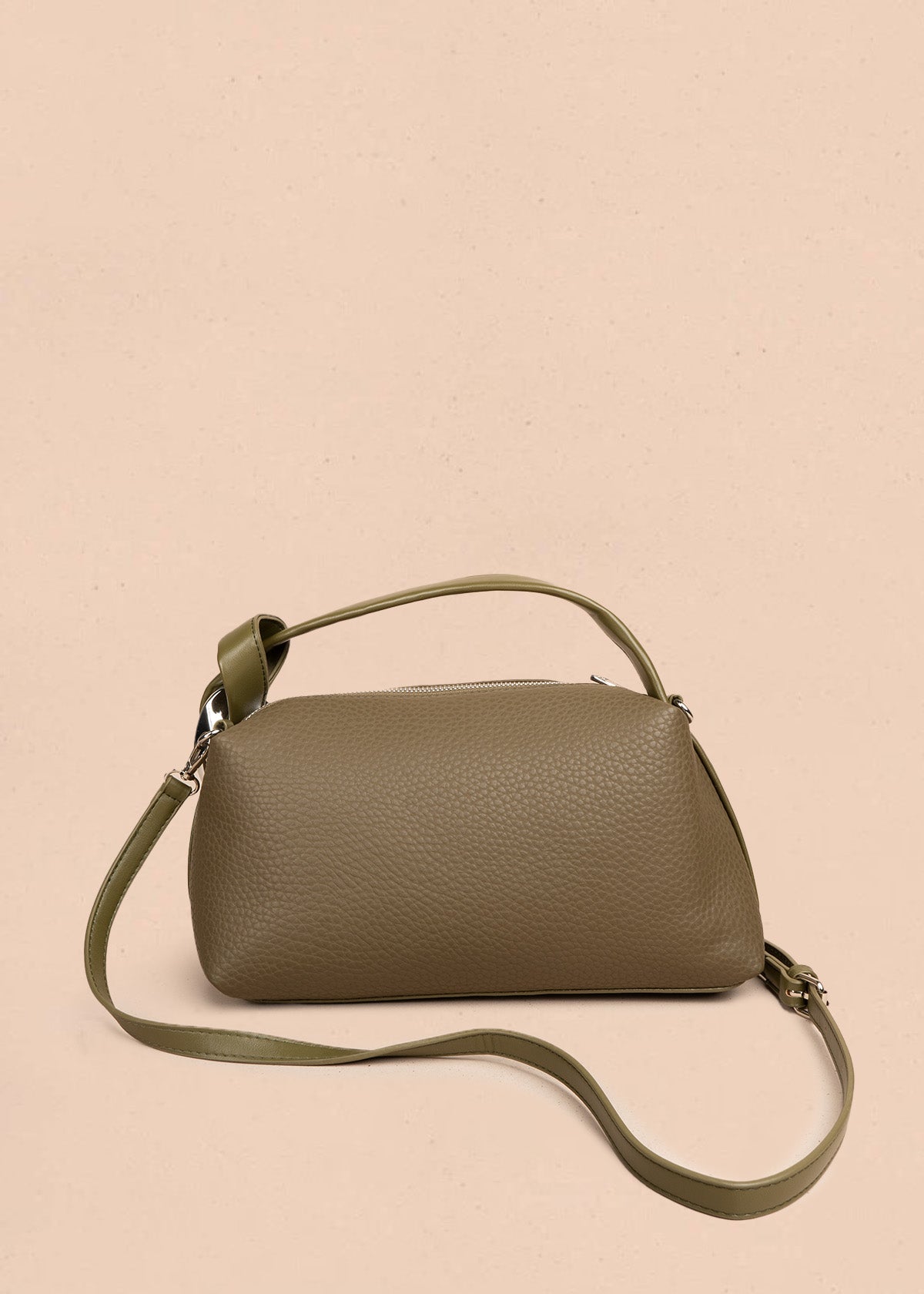 Bolso manos libres color verde con texturizado 106788