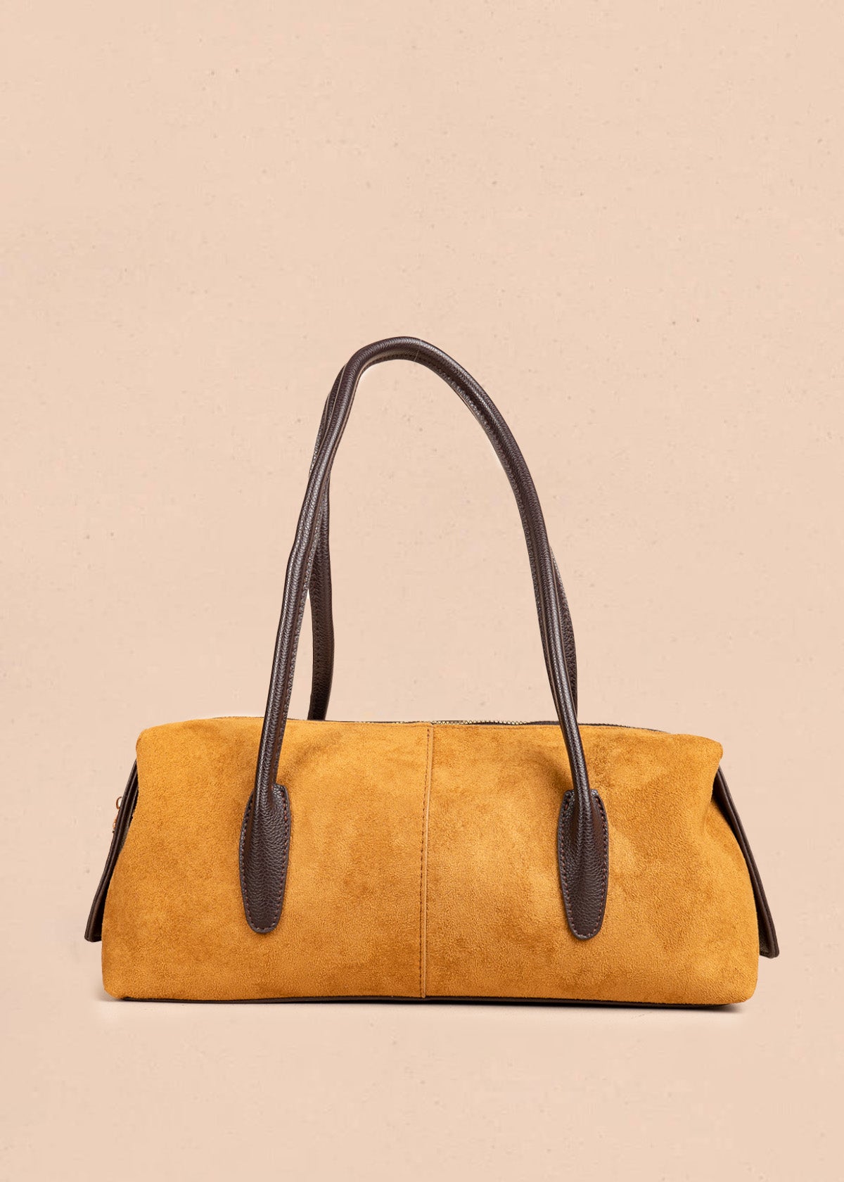 Bolso tipo cartera color miel silueta tubular 106792