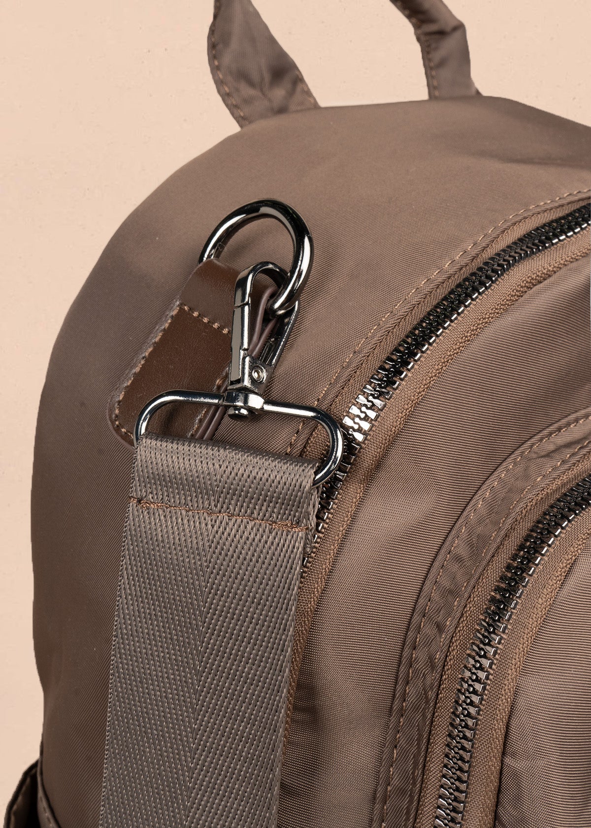 Morral en textil color chocolate 106793