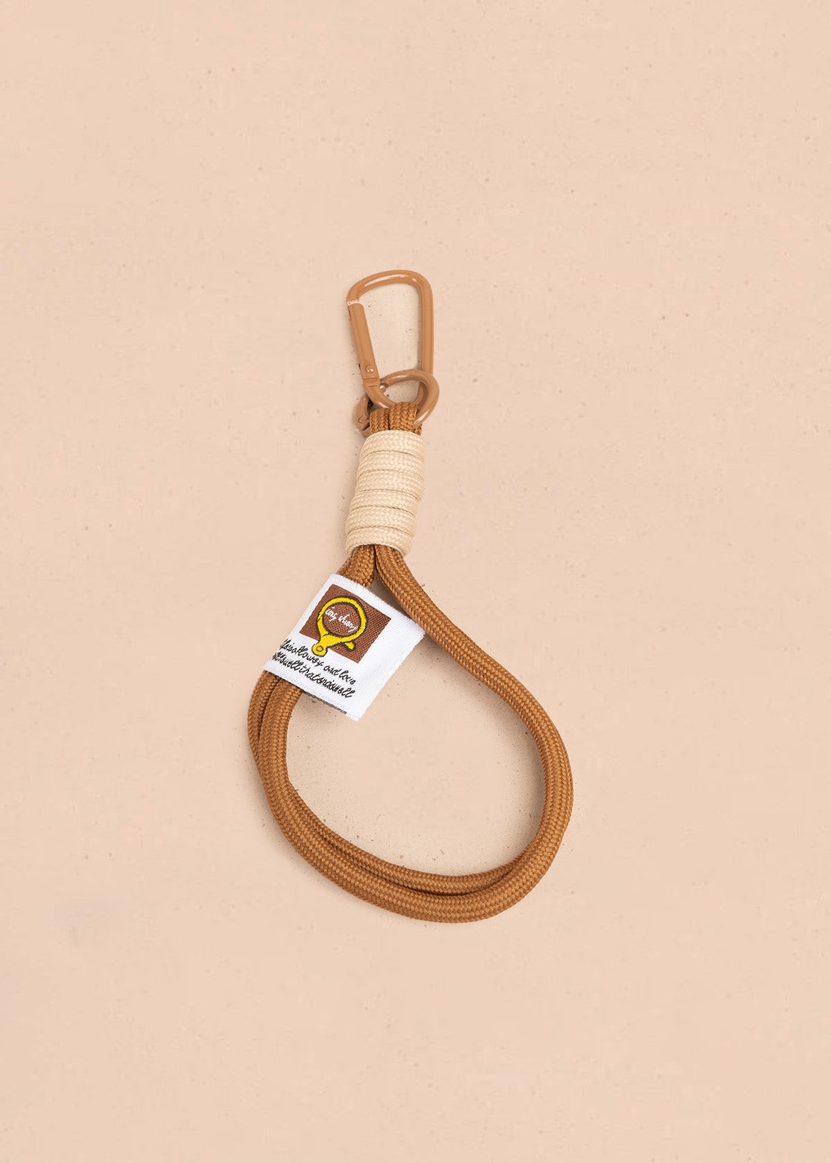 Monedero color beige con solapa decorativa 106805