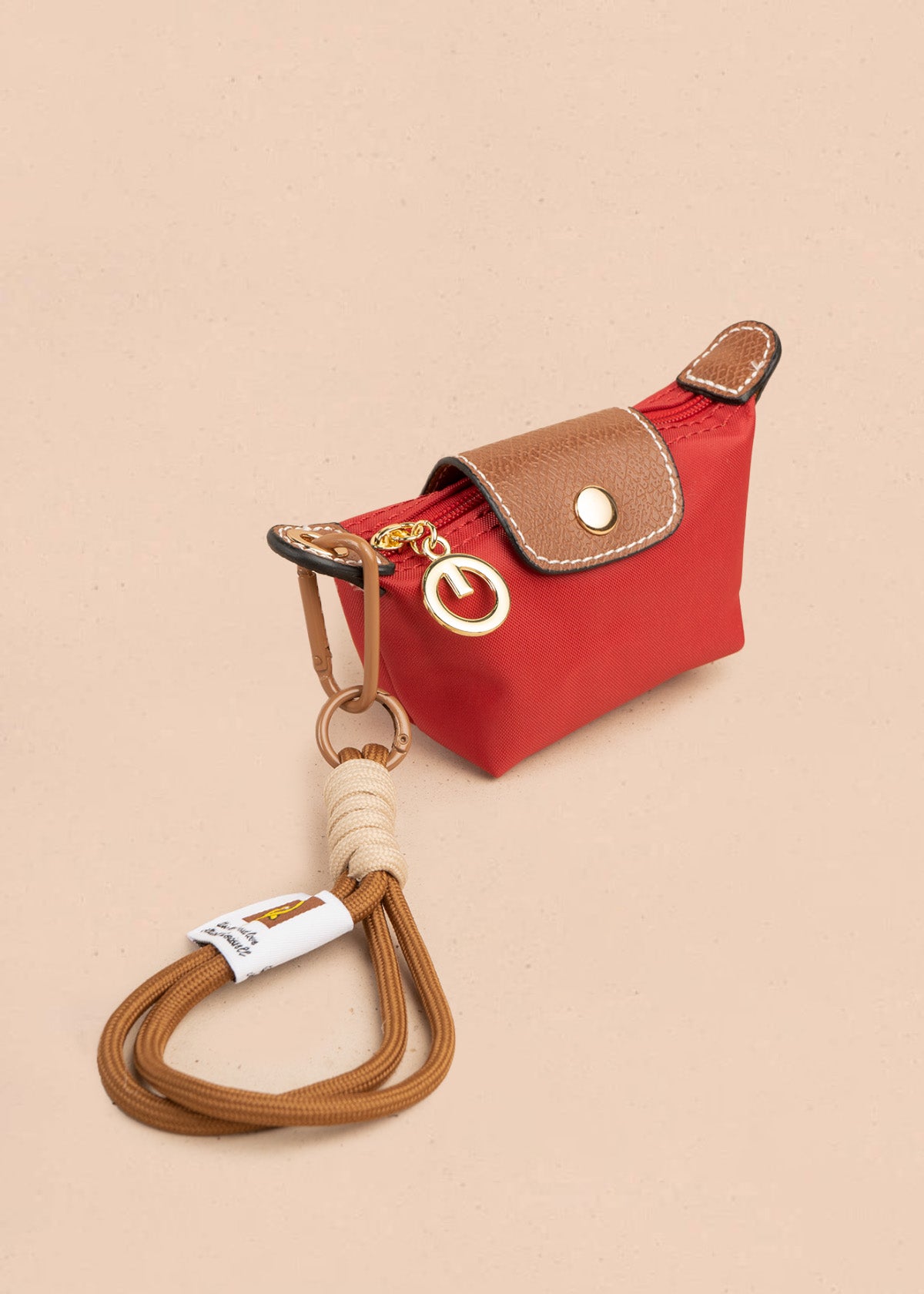 Monedero color rojo con solapa decorativa 106805