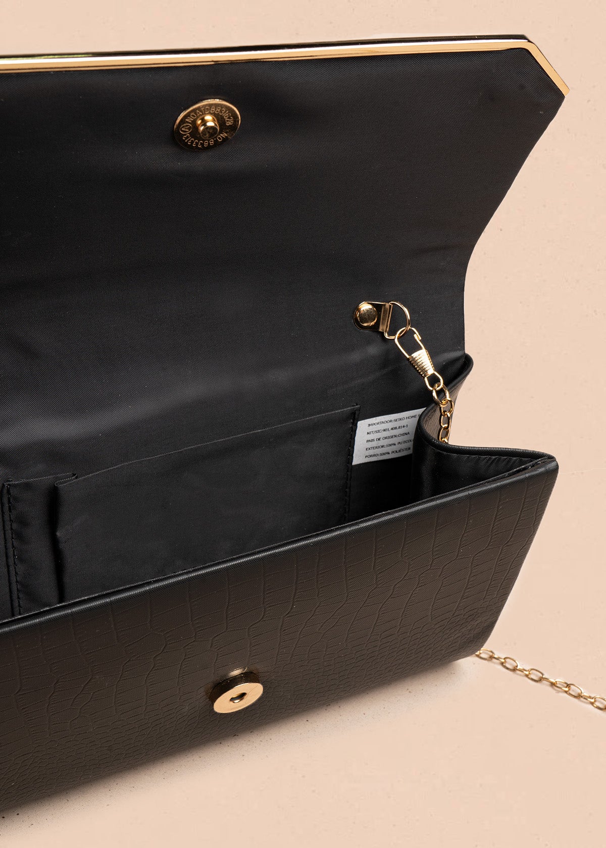 Bolso de fiesta color negro con textura croco 106806