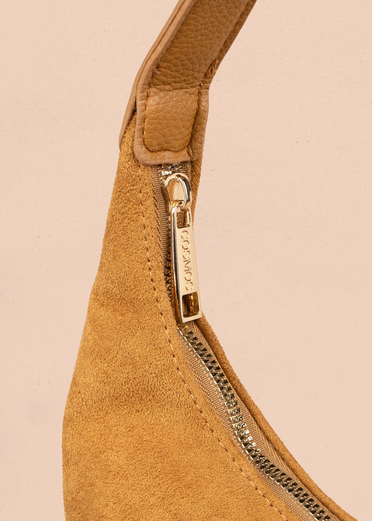 Bolso tipo shopping color miel textura en gamuza 106843