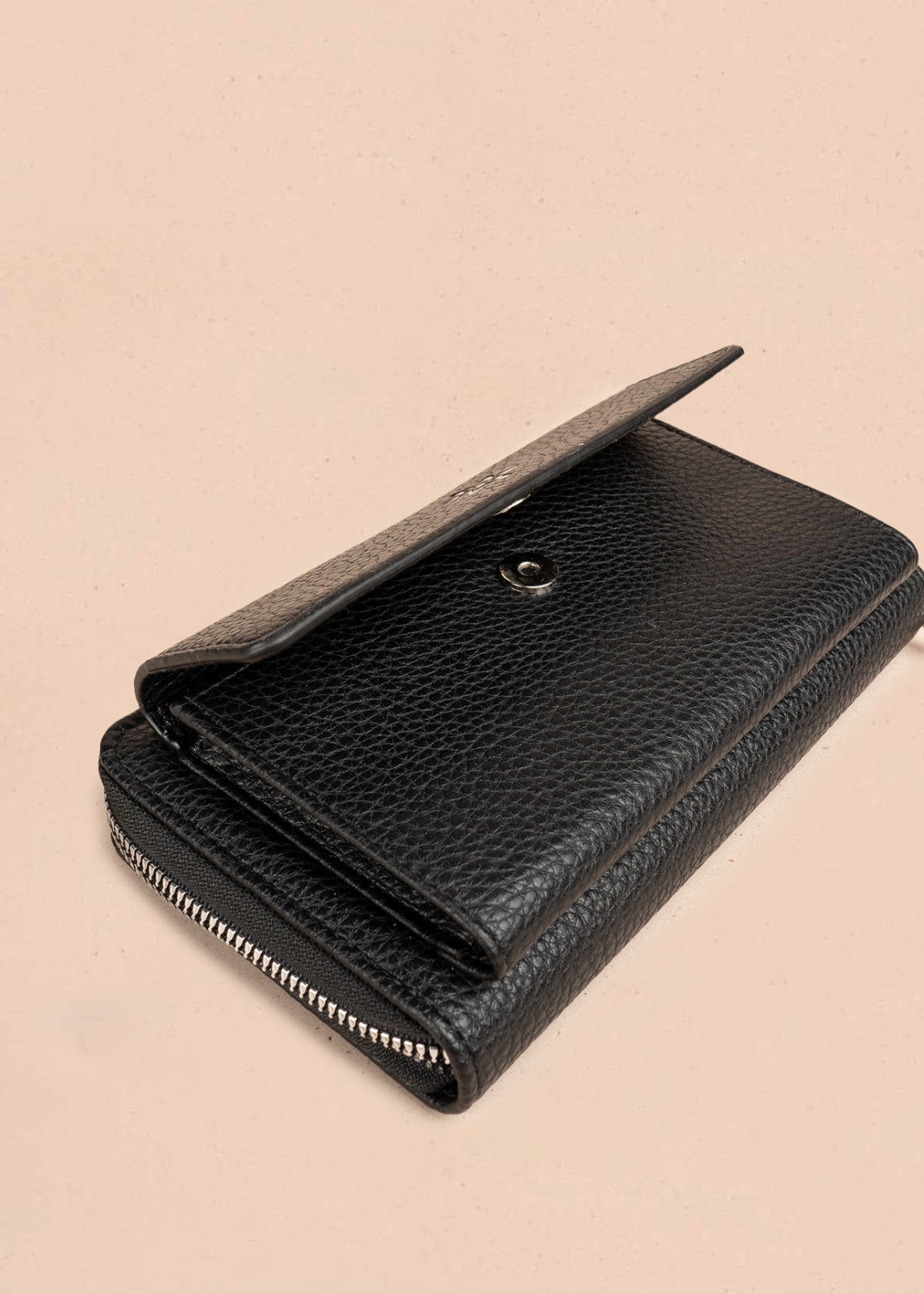 Porta celular con monedero circular color negro 106848