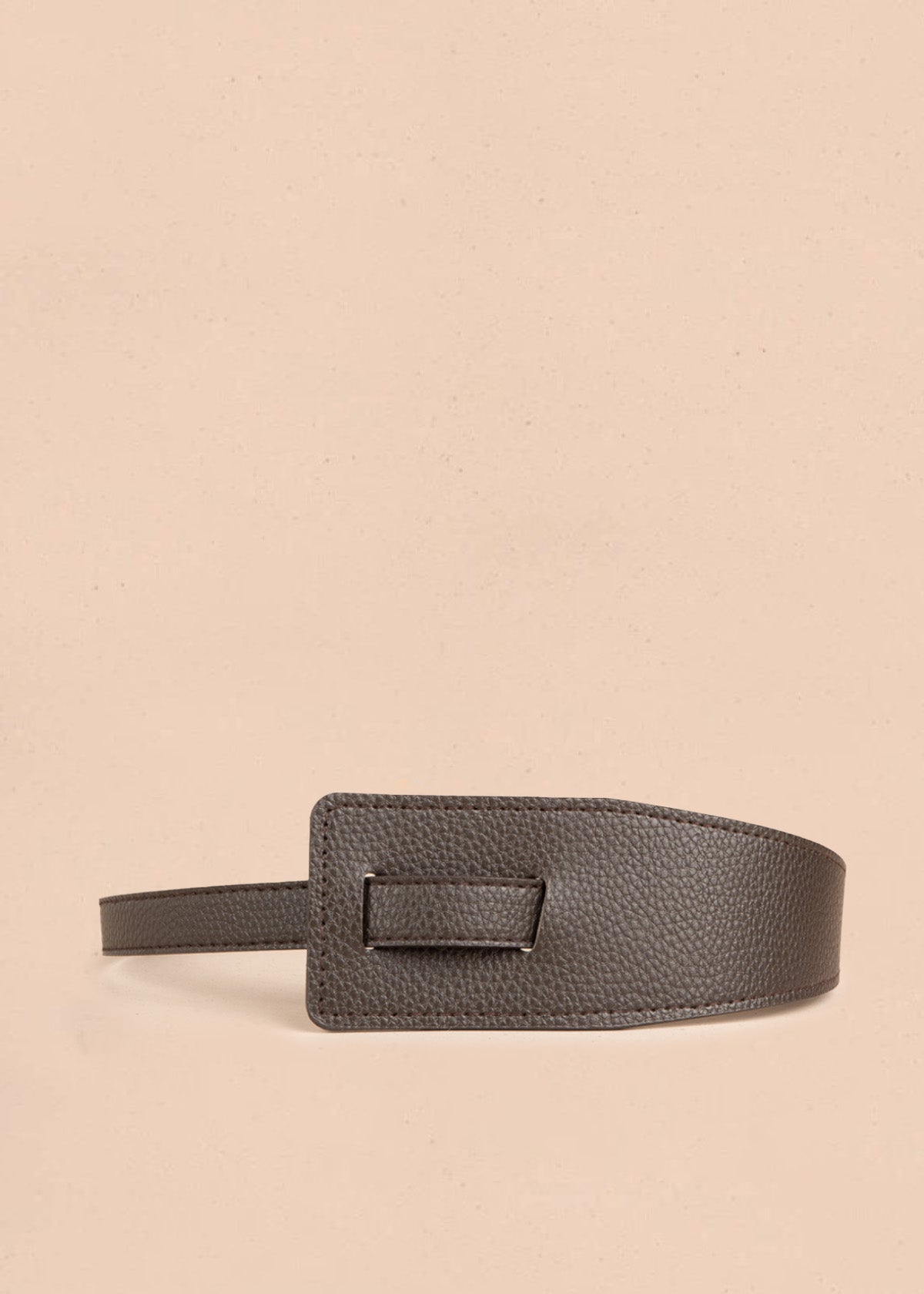 Cinturón de cuero café con hebilla rectangular 106893