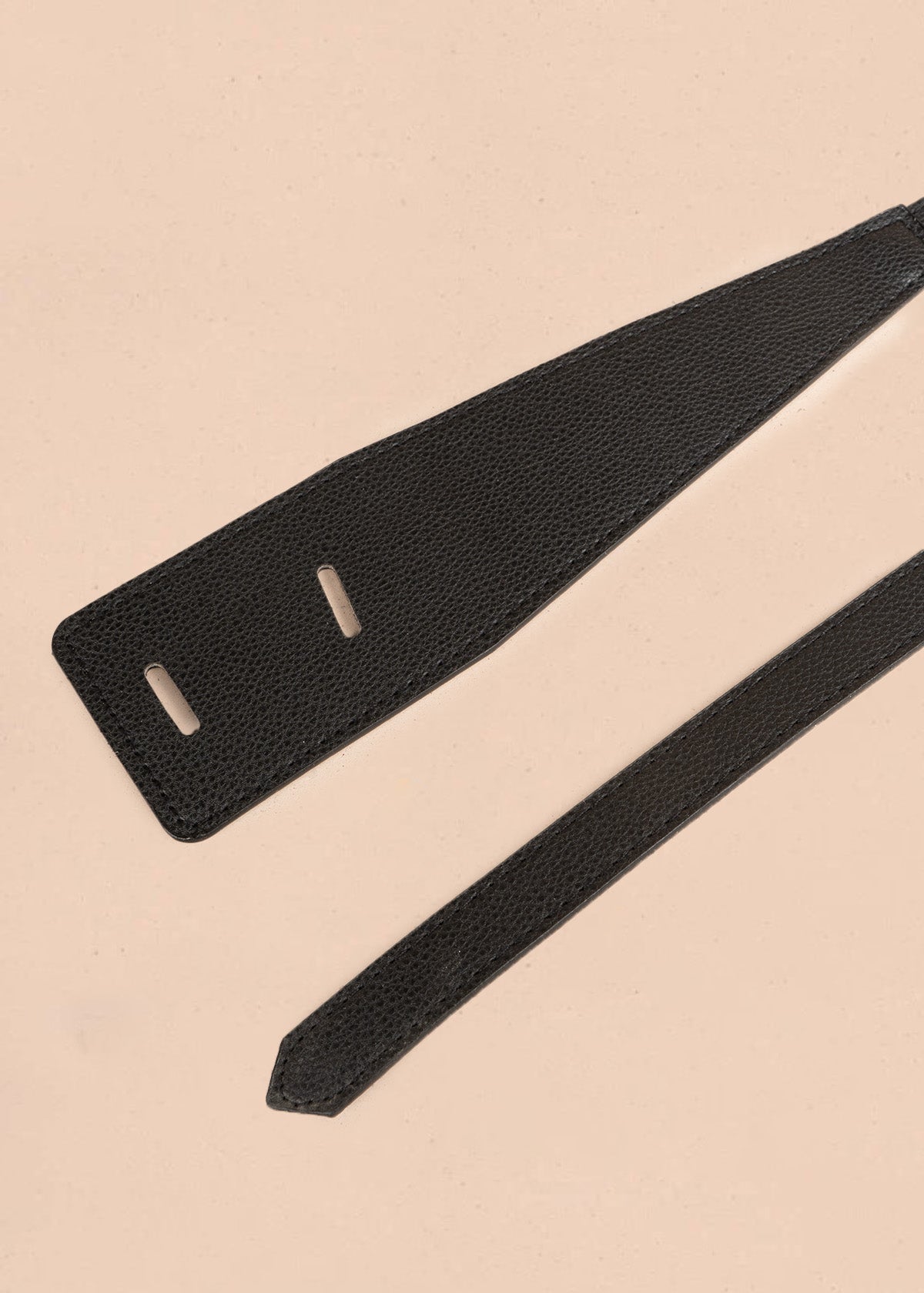 Cinturón de cuero negro con hebilla rectangular 106893