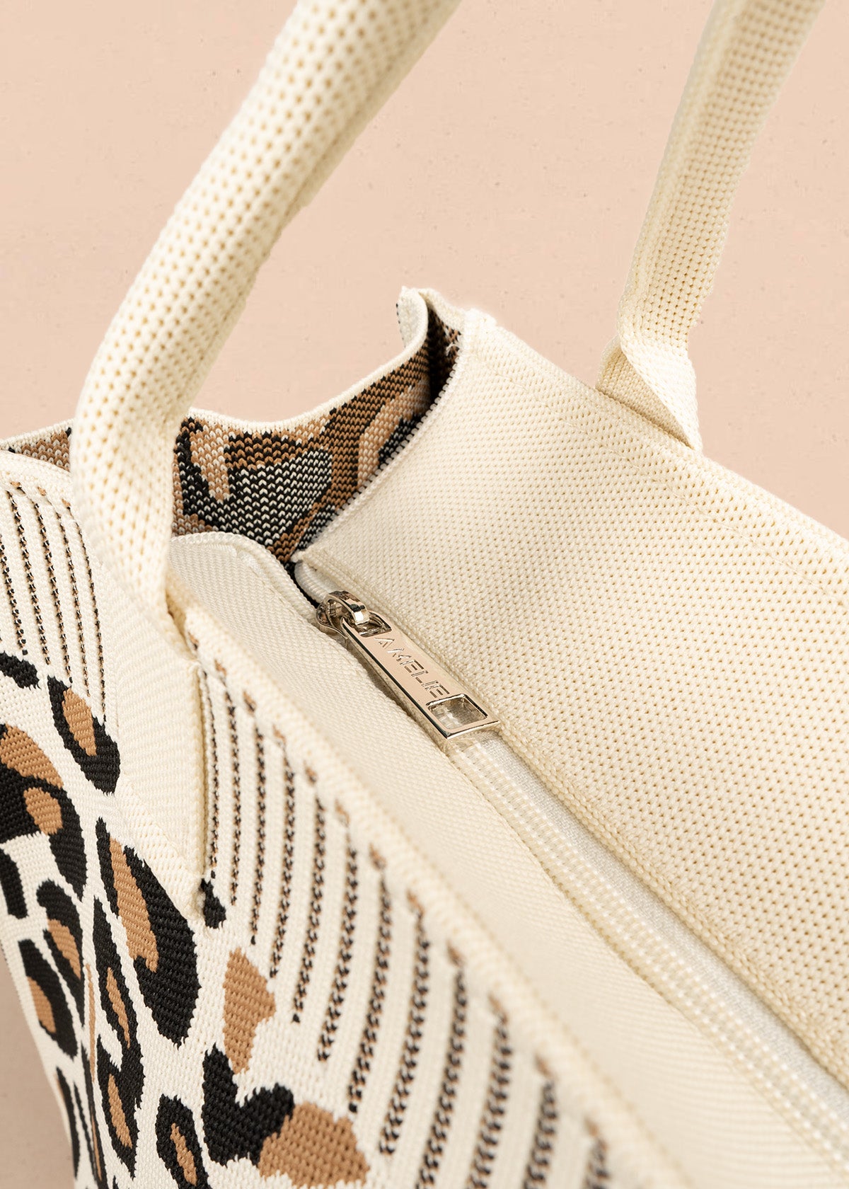 Bolso tote tejido color blanco con estampado tigre 106916