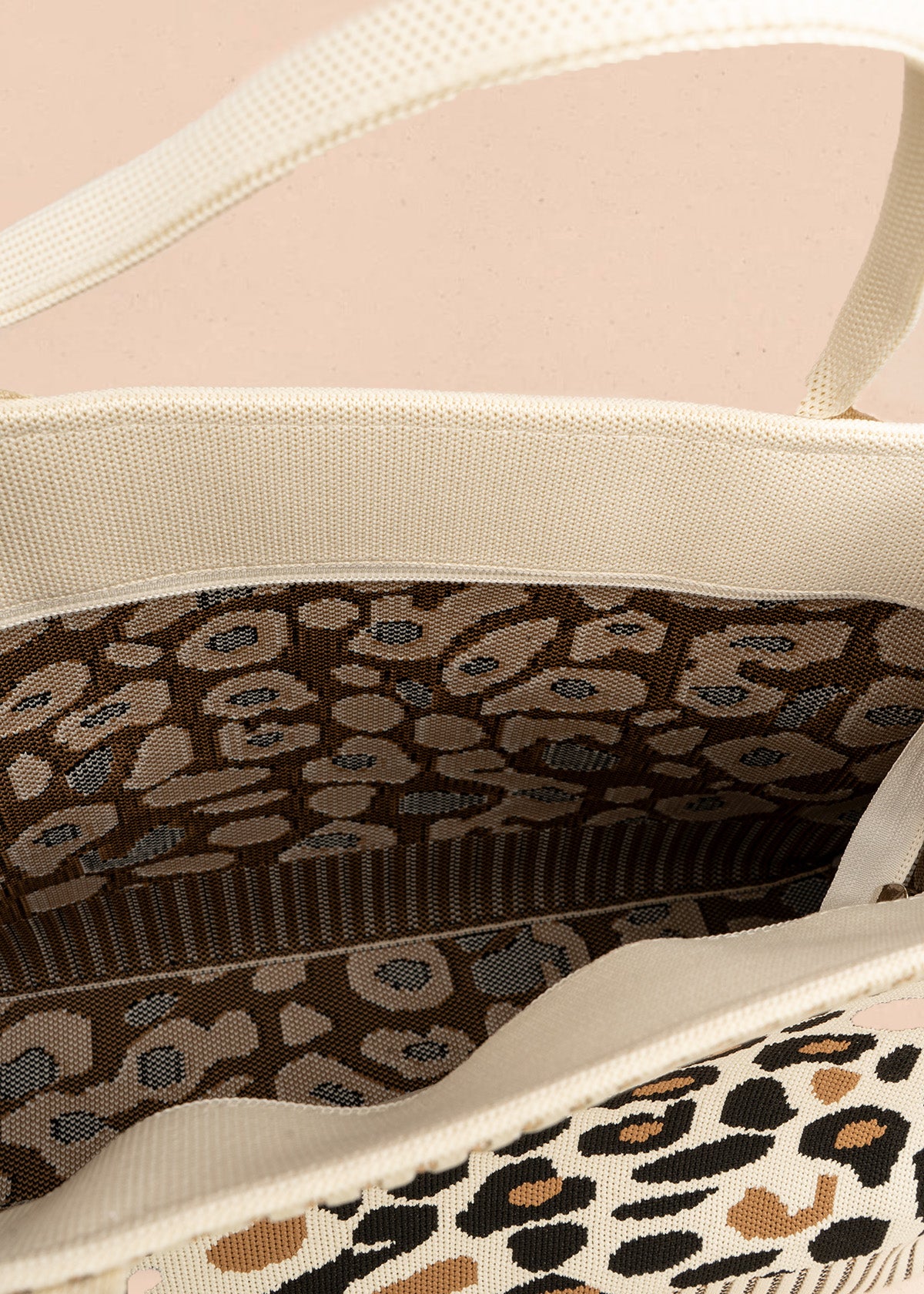 Bolso tote tejido color blanco con estampado tigre 106916