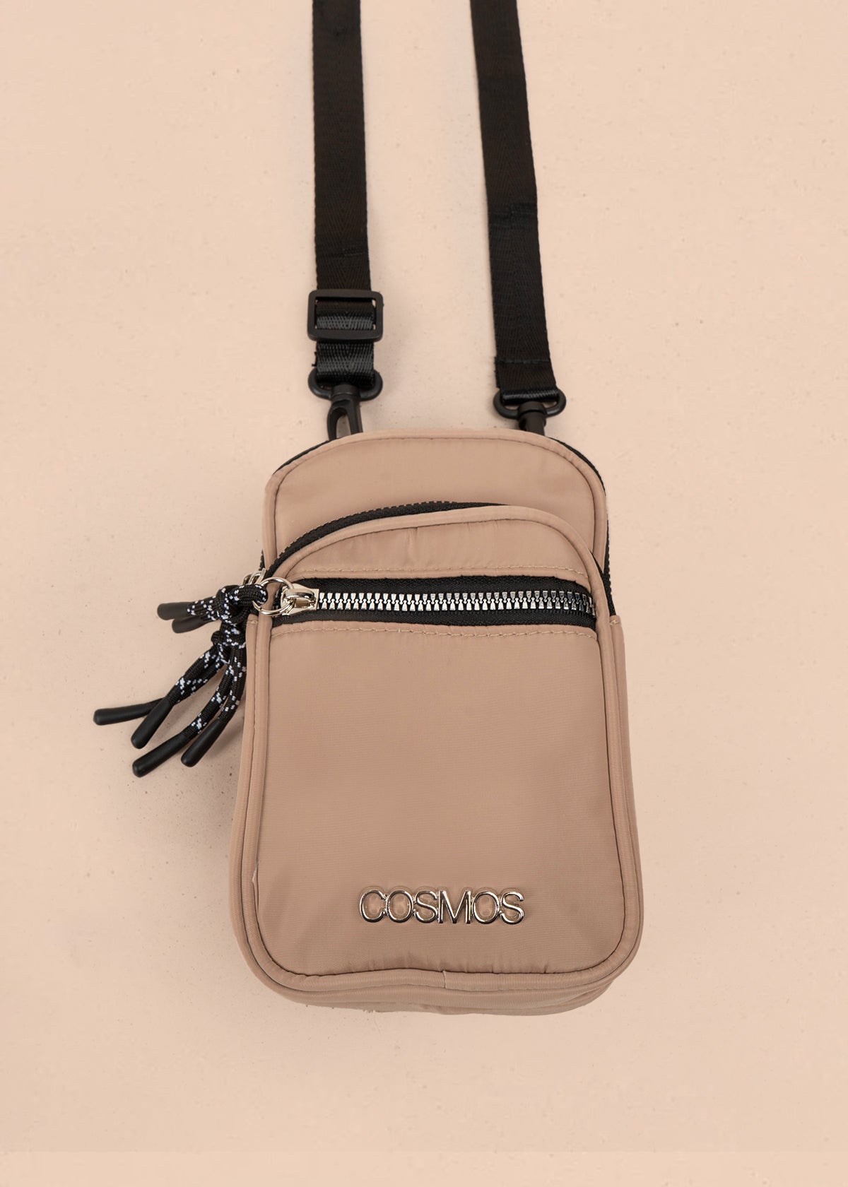 Porta celular color beige con bolsillo frontal 106968