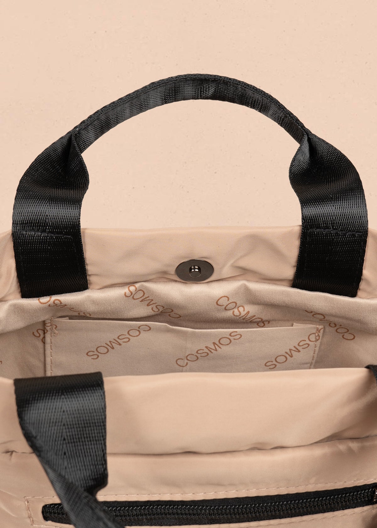 Bolso manos libres color beige con resorte 106971