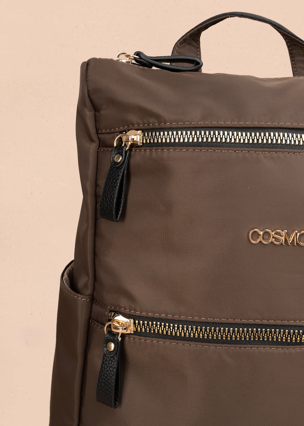 Morral color café con doble bolsillo frontal 106979