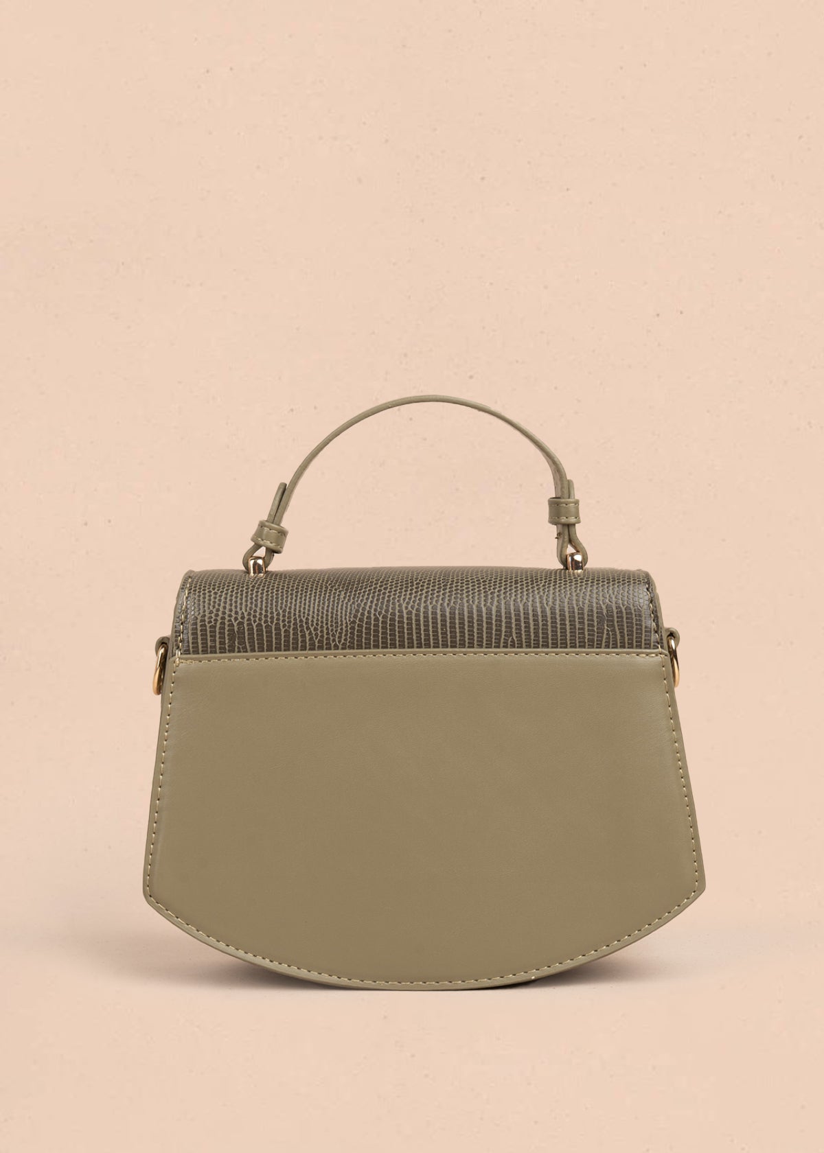 Bolso manos libres color verde con textura croco y detalles dorados 106983
