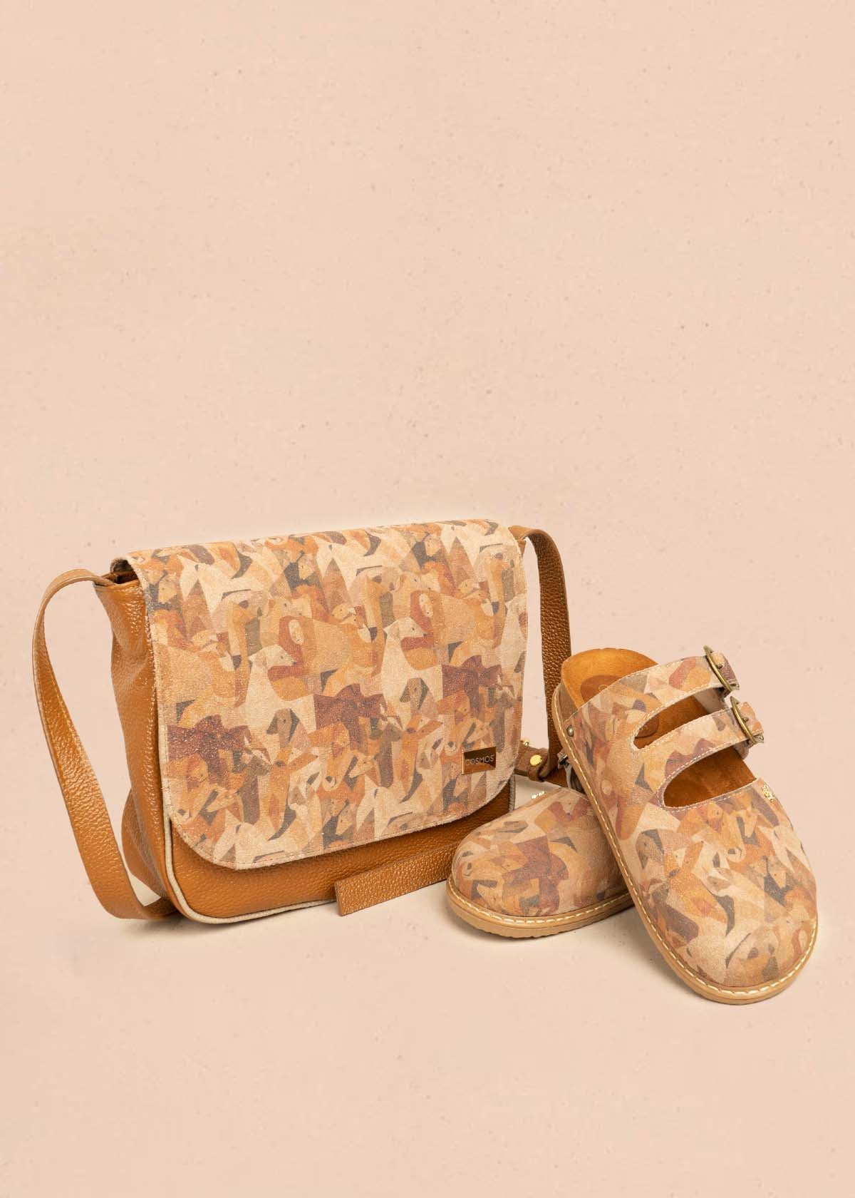 Bolso manos libres en cuero multicolor con solapa estampada 106997