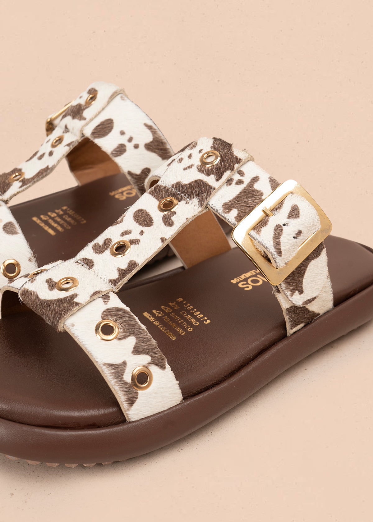 Sandalias planas en cuero color café con tiras animal print 107018