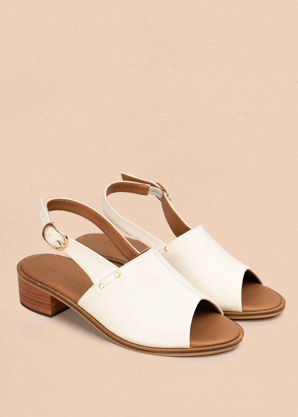 Sandalias altas color talco con textura croco y correa ajustable 107019