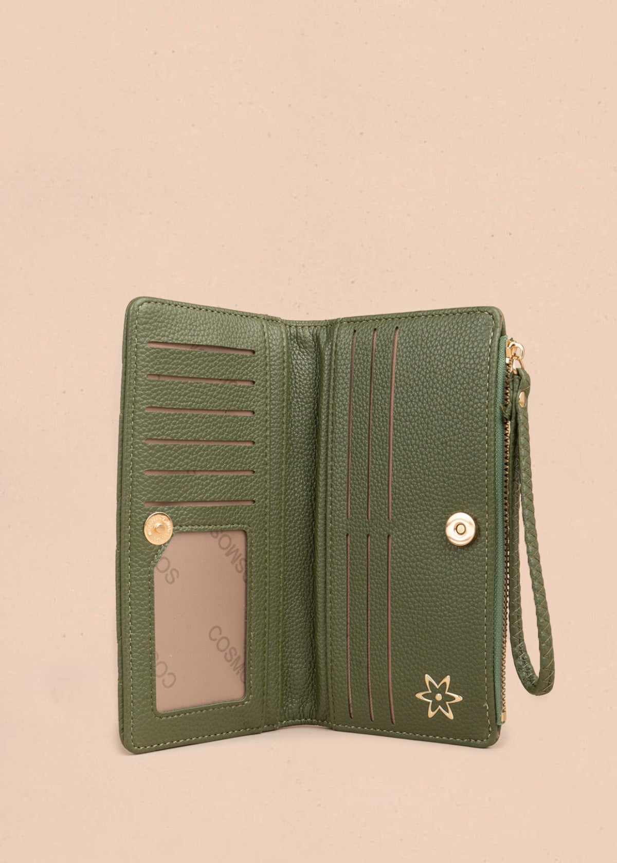 Billetera grande color verde con cierre y manilla 107158