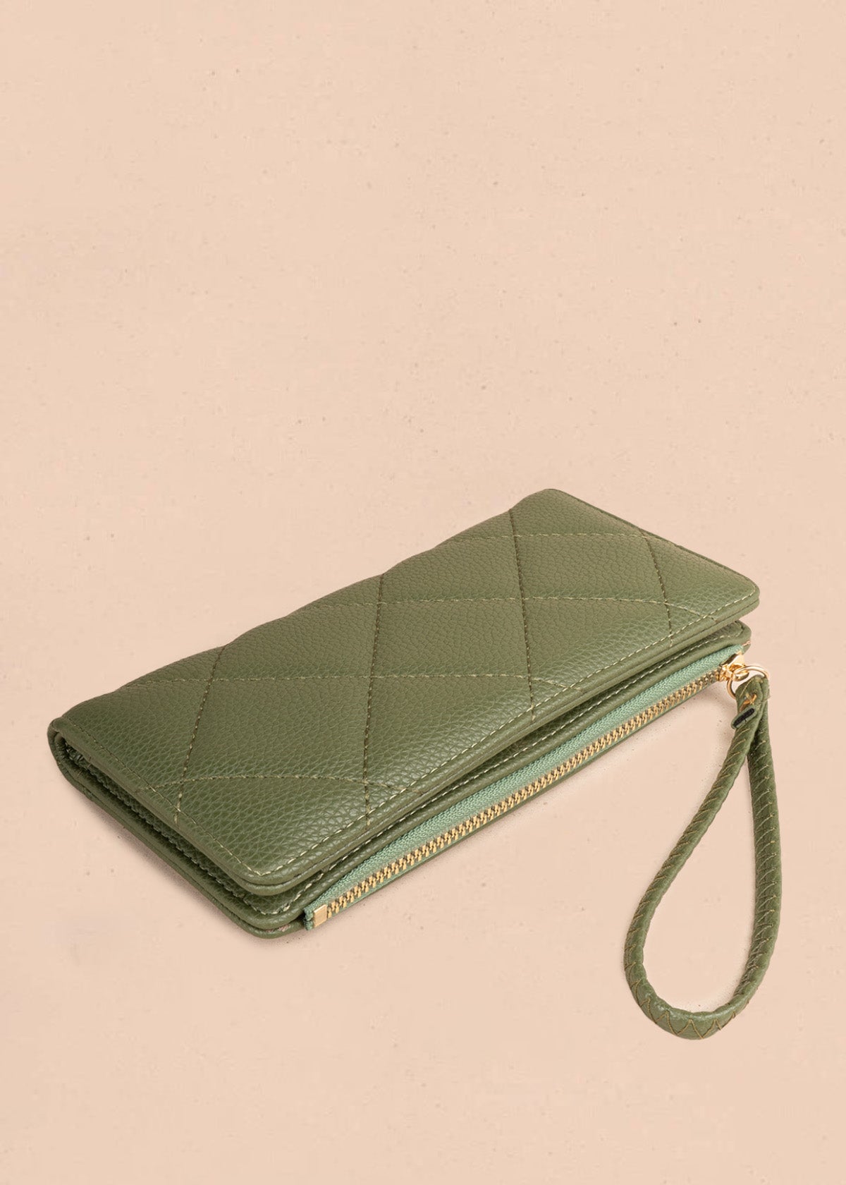 Billetera grande color verde con cierre y manilla 107158