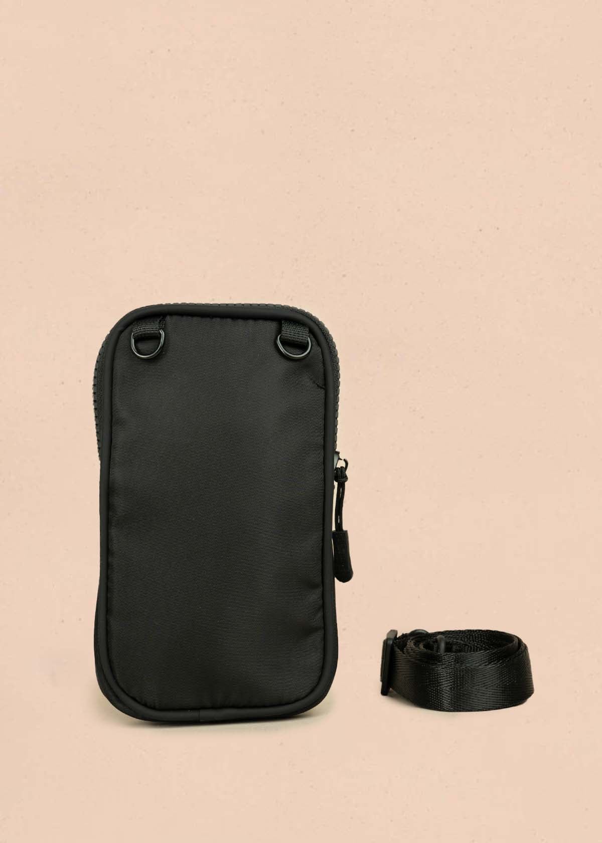 Porta celular color negro marca cosmos 106969