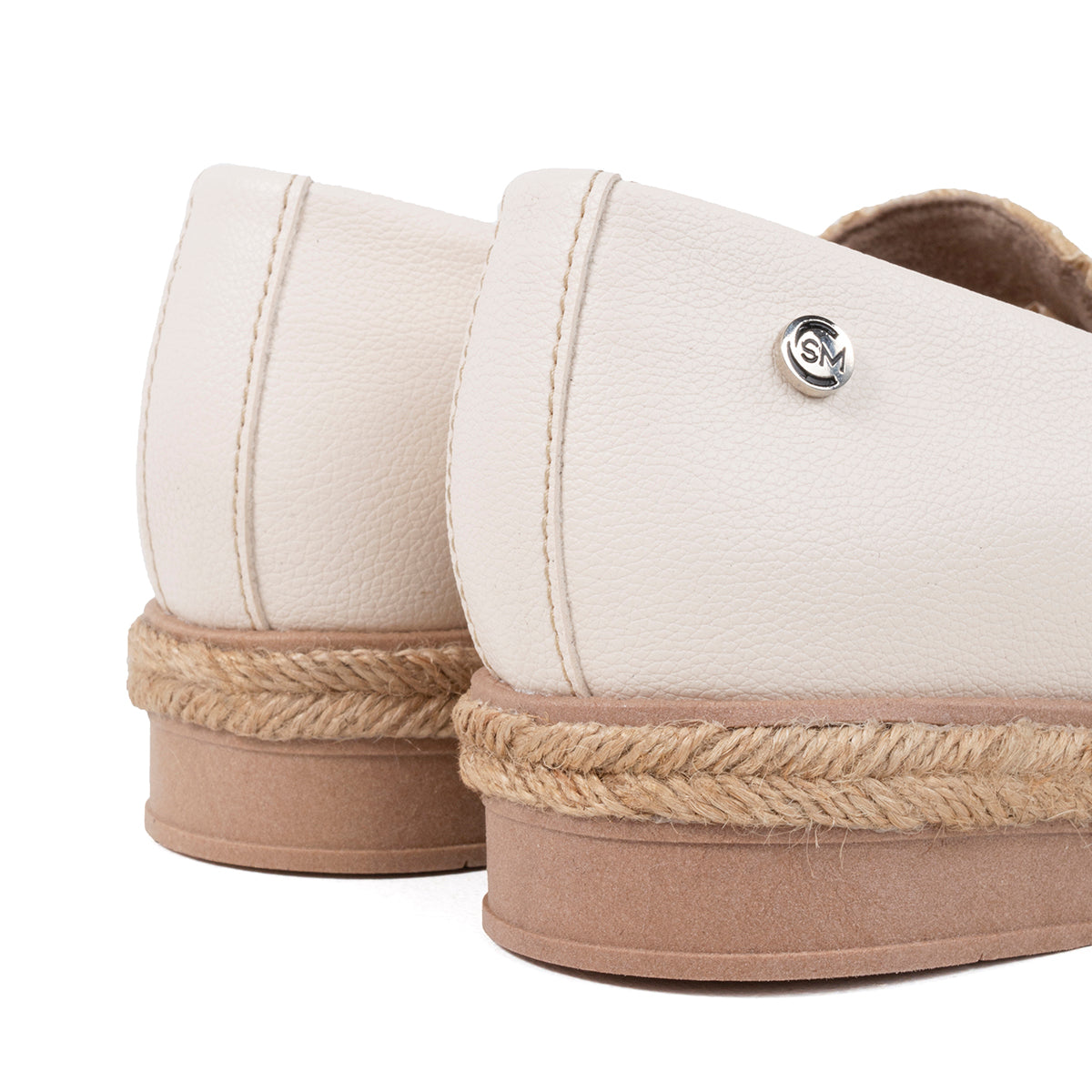 Mocasines color crema con antifaz en yute