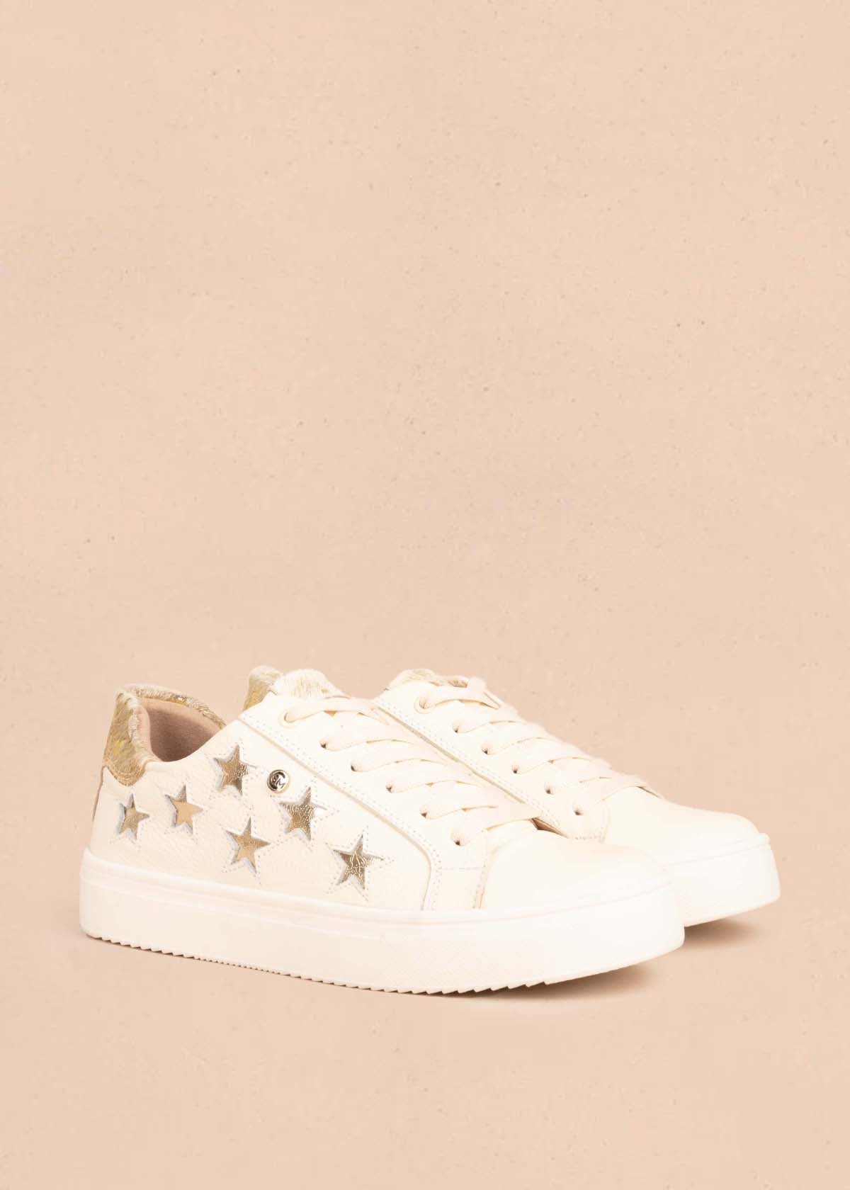 Tenis casuales en cuero talco con estrellas 104059