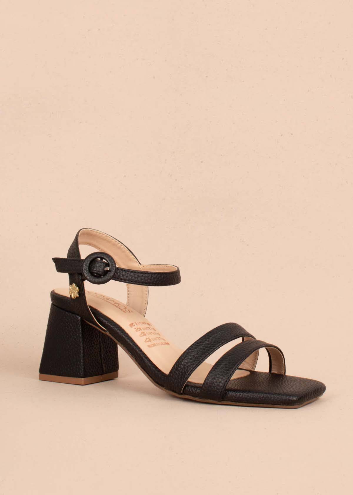 Sandalias altas color negro con correas 104367