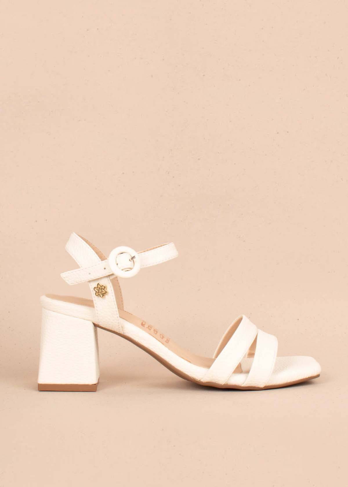 Sandalias altas color talco con correas 104367