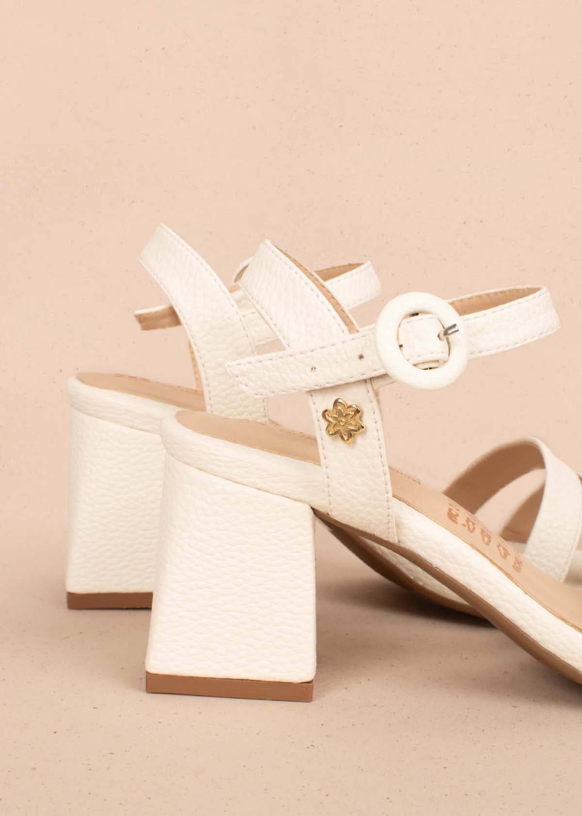 Sandalias altas color talco con correas 104367