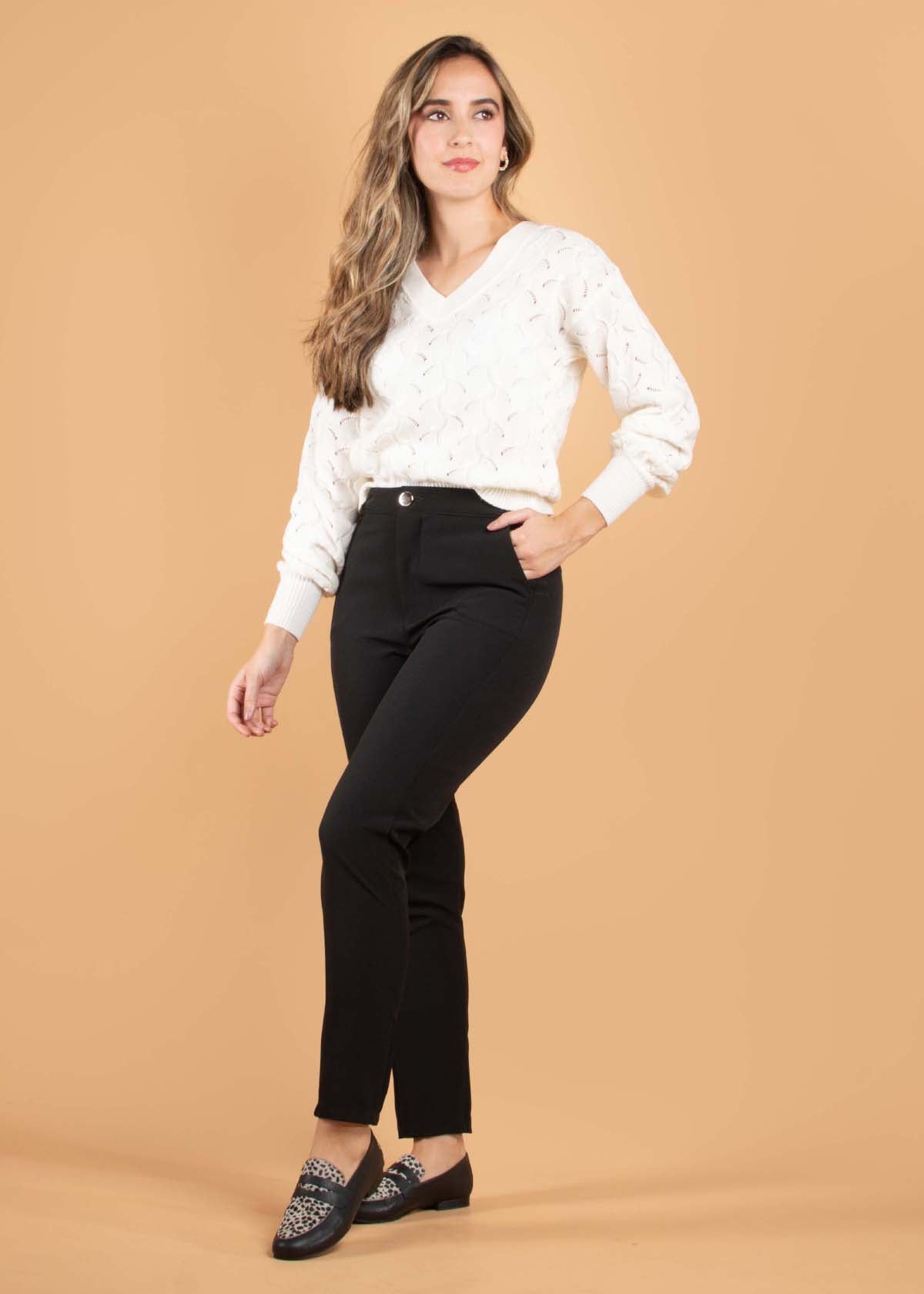 Pantalón clásico color negro 104434