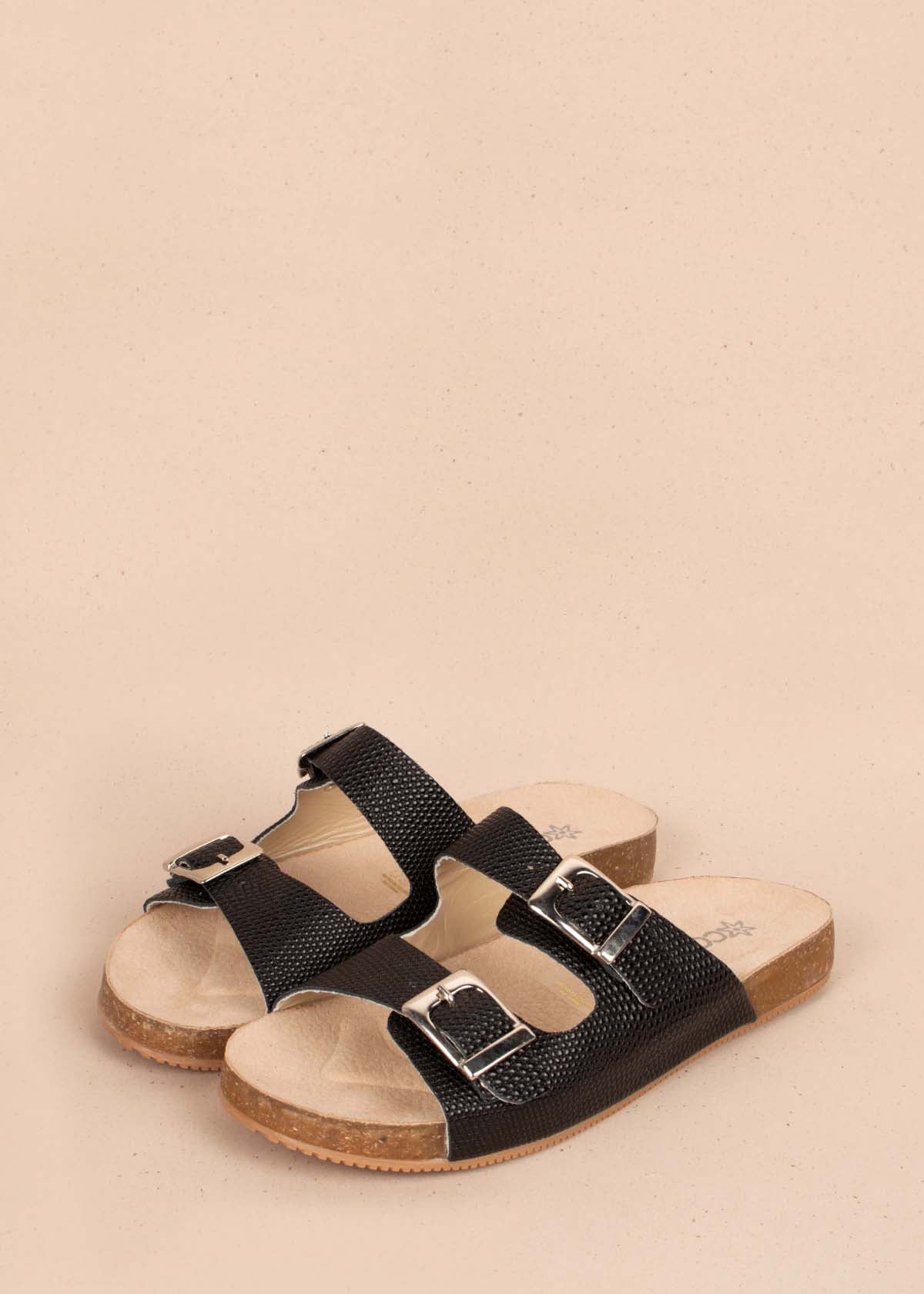 Sandalias en cuero color negro con correas ajustables 104442